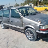 دوج كرفان • ٧راكب • موديل ١٩٩٤