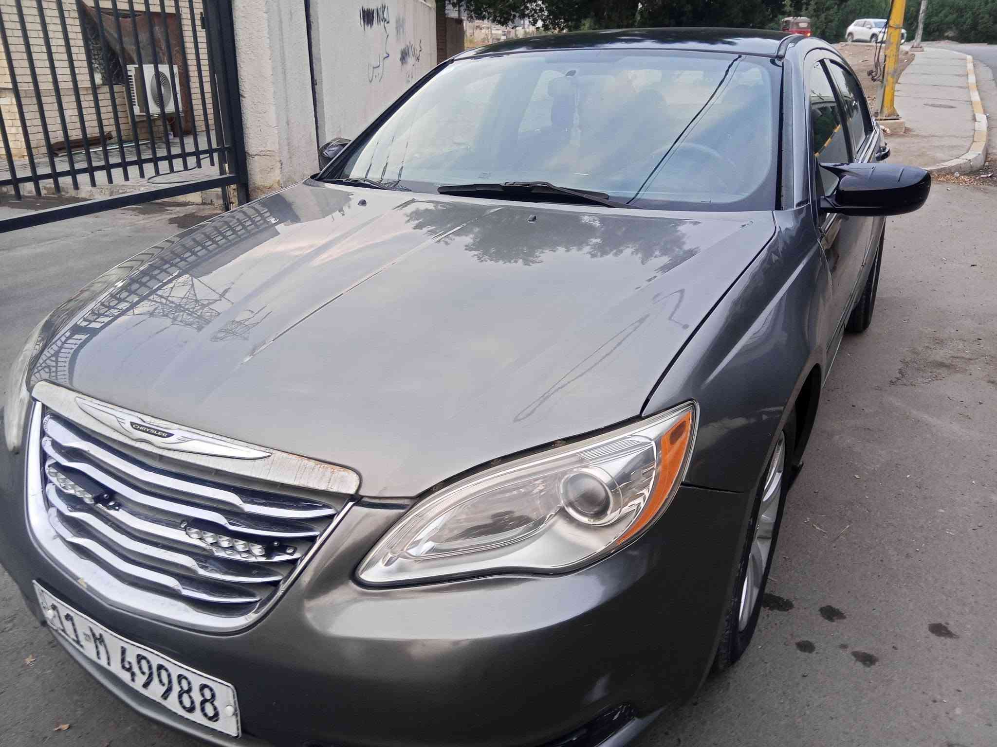 للبيع كرايسلر c200 
2013 وارد امريكي 
حادثها دعاميه اماميه فقط
مكينه 2400 رقم بغداد الجديد 
السياره مكفوله من كلشي كير مكينه 
صدر امامي خلفي تدفئه تبريد كله جديد 
كهربائيات كلها شغاله وباقي المواصفات معروفه 
السياره بيها منضومه غاز 
السياره بيها بنيد وقبط جنطه كلير اثر جراد 
وموجوده صورها قبل لا تنرش كلير 
مكان السيارة بغداد الكرخ 
***********
