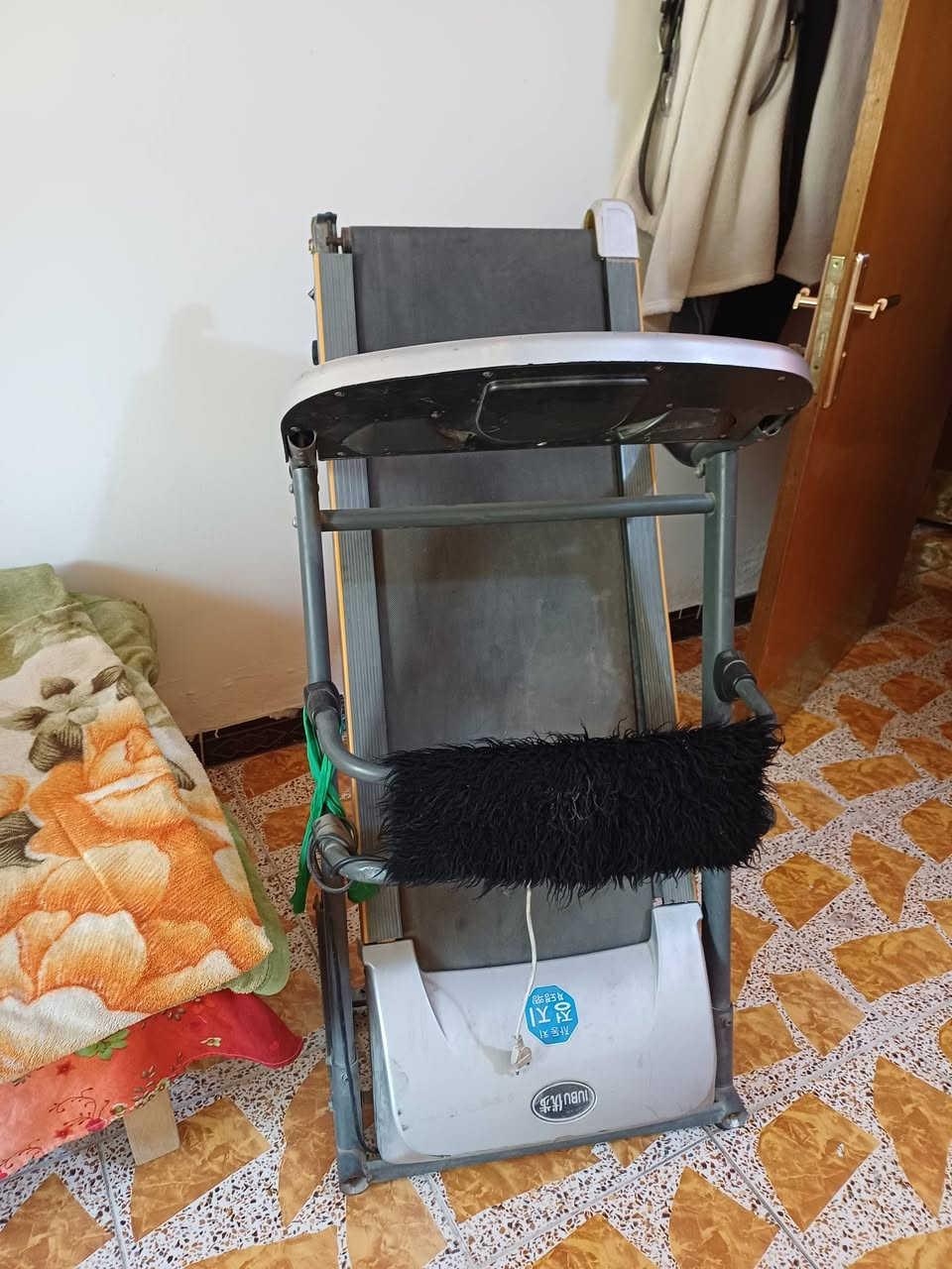 سلام عليكم 👋
جهاز جري🏃‍♂️ للبيع
جهاز نضيف كلش حلو 
والجهاز متروك واعرف شبي  
مادري رايدله تبديل واير او ماطور او كهربائياتها مادري بس 
امانه الله جاز شغل بس متروك ومااعرف شبي 
السعر 100وبي مجال 
المكان بابل الشاوي قرب غرفة تجاره 
الشرا يتصل 👇
***********
