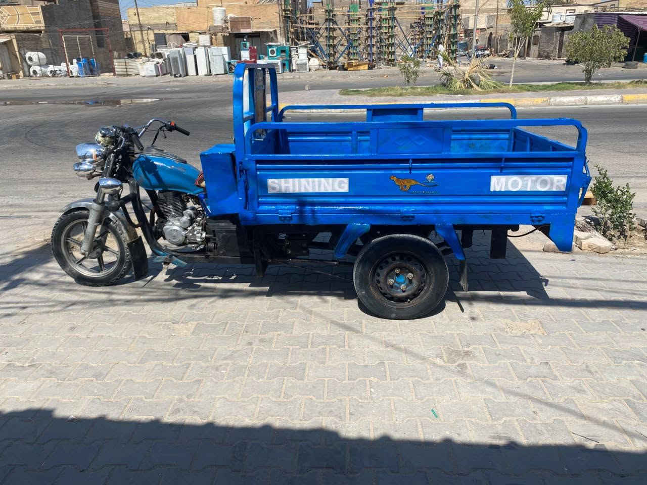 سلام عليكم ستوته البيع موديل 18محرك25ستوته مكفوله كفاله عامه نضيفه وجاهزه اوراق اصولي بسمي مكاني كربلاء الاستفسار اتصل بل رقم ***********

