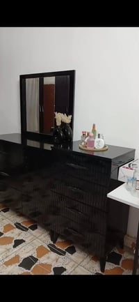 غرفة نوم للبيع جدا نضيفه سعرها 600 وبيها مجال مكانها شيخ حمد 075008168...