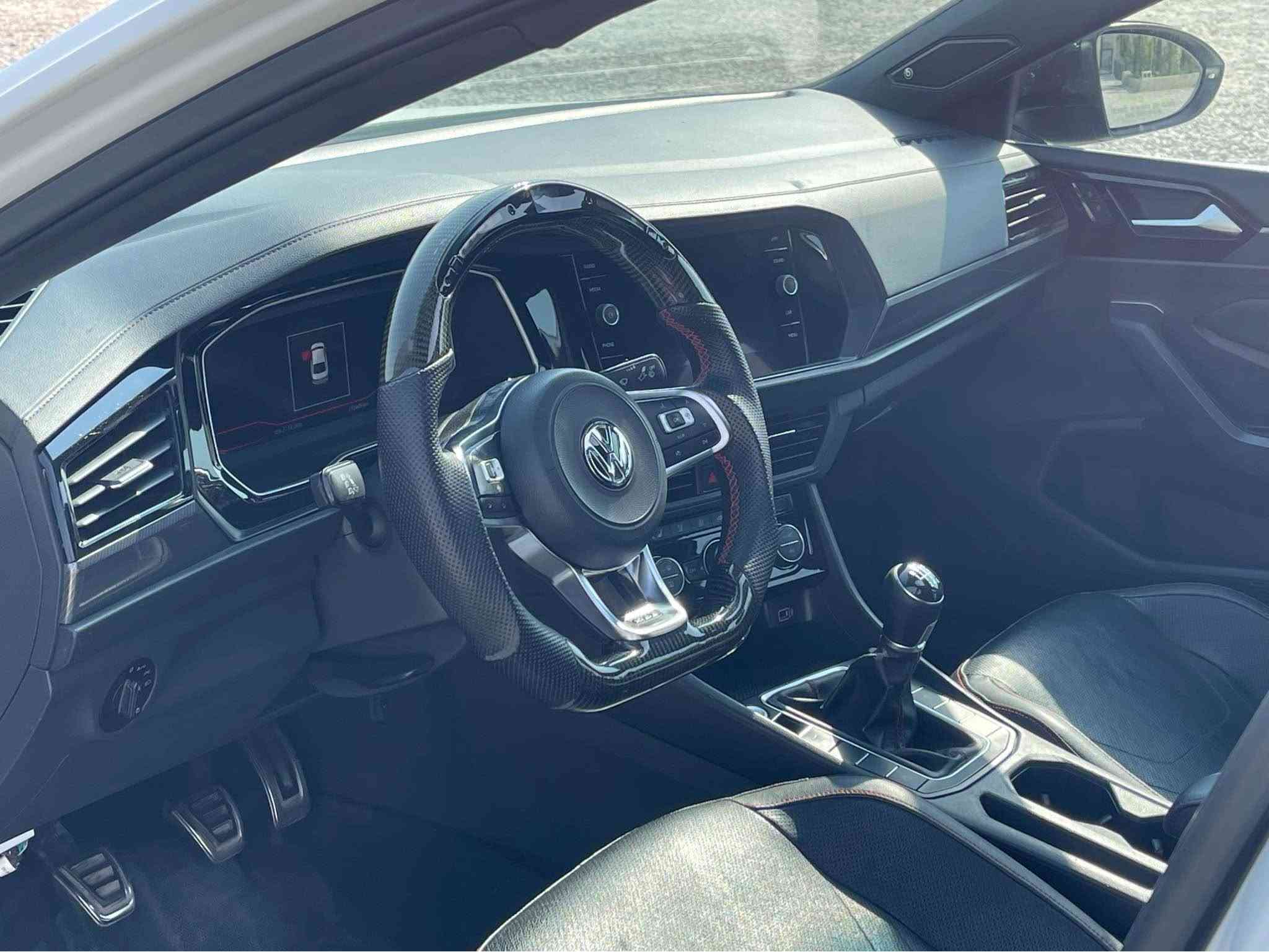 jetta gli 2019 autobahn 

سەیارەکە گێڕ عادیە بەڵام فول فول مواسەفاتە 
مواسەفاتەکان
کوشین سارد و گەرم
حەساس و ڕادارە پێش و پشتی
کامیرەیە
شاشەیە
سوکان ڤۆڵیۆم
گێچ ئەلیکترۆنی 
کوشین جلد
زۆر مواسەفاتی تر…….

سەیارەکە ٢ پارچەی بۆیاخە چاملخ و دەرگای لای سایەق پێشەوە پێش و پشتی کەپسە بێ ژۆرێیە تەنها ئێڕباگی شانی تەقیە و داندرایتەوە سەیارەکە بە شەرتی حەماوە و هەموو شتەک دەیفرۆشم گێڕ و مەکینەی بە شەرتە نەکرایتەوە سەیارەکە فول مواسەفاتی گێڕ عادیە رەقەم شانسیم لە ئاخیر ڕەسم دانایە 

سعری: ١٢٣ وەرەقە و تۆزێک مەجال 

ڕەقەم تەلەفۆن: *********** أربيل, العراق
