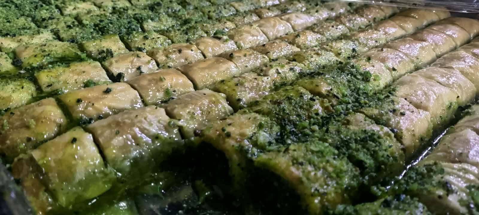 حلويات • بقلاوه دفتريه • توصيل المحمودية