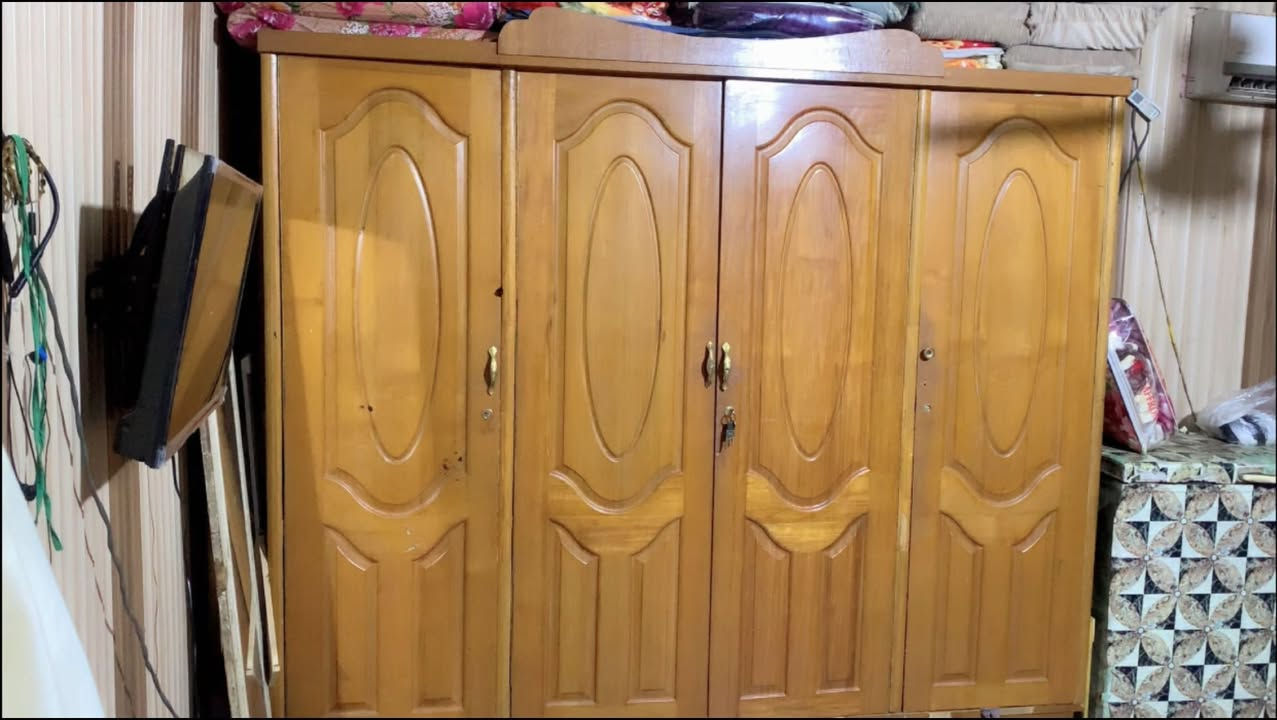 كنتور للبيع سعره 200جديد صور كداكم عنوان بصره حيانيه شارع القائد تواصل ع هاذا رقم ***********
