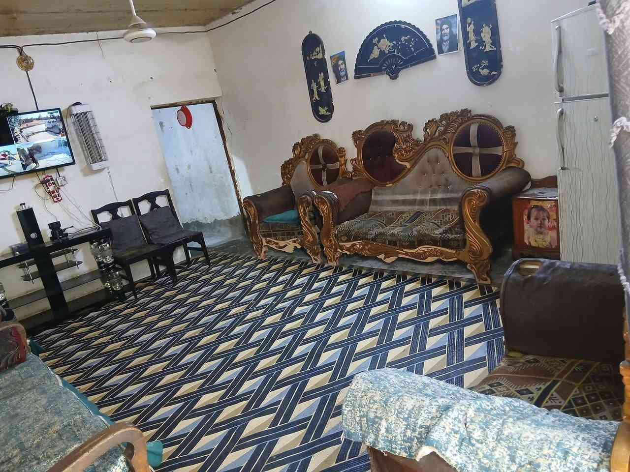 سلام عليكم بيت تجاوز للبيع في منطقه الزعفرانيه قرب معمل الغاز متكون من غرفتين واستقبال ومطبخ وطرمه كبيره وكراج كبير السعر ١٥ للاستفسار هذا رقمي ***********
