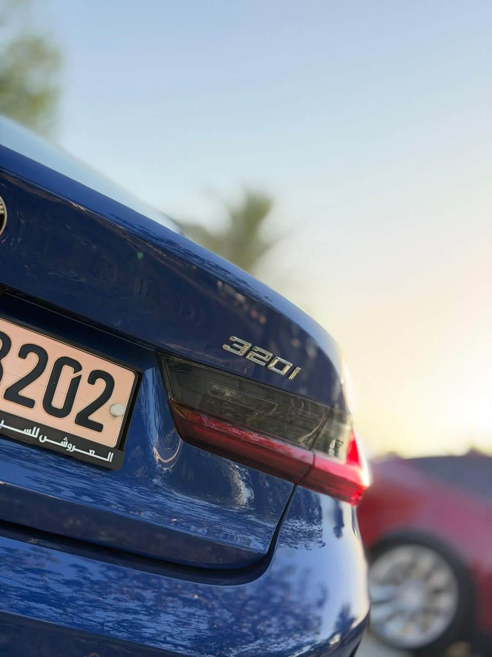 2025 BMW وكالة العروش  
* محرك 4 سلندر تيربو سعة 2.0 لتر (B48)
* ناقل حركة أوتوماتيك 8 سرعات Steptronic
* دفع خلفي RWD
* نسخة M sport بلادي 
* Adaptive LED يعني يفتر مع الستيرن ويبدل عالي و ناصي أوتوماتيك 
* السيارة مغلفه بالكامل ppf 
* ضمان من الوكيل 5 سنوات مع صيانة لمدة 5 سنوات تبديل دهن + فلاتر + دسكات + ماسحات مجانا
الأبعاد

*   الطول: 4713 ملم
*   العرض: 1827 ملم
*   الارتفاع: 1440 ملم
*   قاعدة العجلات: 2851 ملم
*   سعة خزان الوقود: 59 لتر

الداخلية والتكنلوجيا 
* شاشة منحنية BMW Curved display 
* نظام iDrive 8 
* عدادات رقمية بالكامل 
* Apple Carplay و Android Auto واير ليس
* مقعد السائق ذاكرة 
* إضاءة داخلية Ambient بألوان متعددة 
* مقود رياضي M sport
للاستفسار ***********
