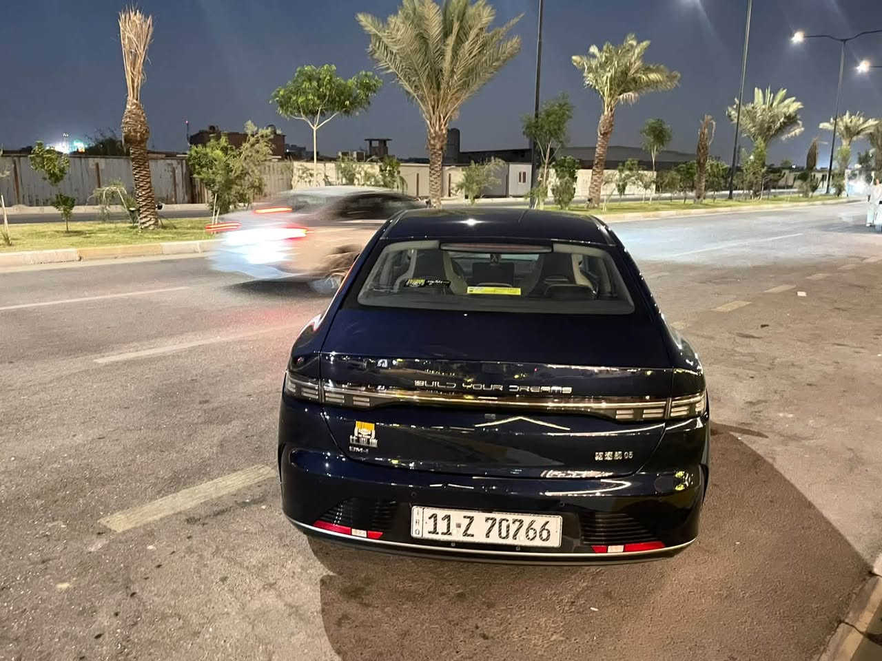 السلام عليكم
BYD
دسترويل لون مميز ازرق
موديل :2025
ماشيه : ٧٠٠٠ الف 
كفاله عامه ع وضعيه الشركه
تشغيل عن بعد 
كير محرك مكفول
مرايات كهرباء 
كشنات ابيض رياضية
لد نهاري 
شاشه قلابه 
اشاير بل مري 
وبعد مواصفات دسترويل معروفه
السعر ٢١ مليون 
عنواني بغداد الشهداء البياع ***********
