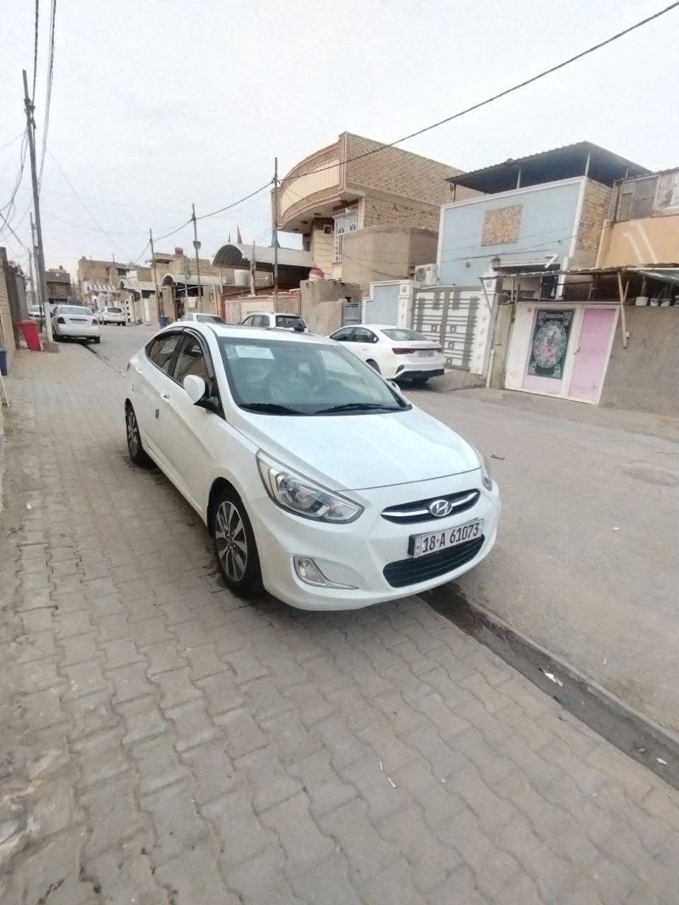 السلام عليكم اكسنت مديل 16 رقم بابل دولي بسمي  مكاني نجف الاشرف محرك 1600 سياره  فتحه تحكم ستيرن شاشه كاعيه جلد ويل كروم فول السياره النضافه هاي كدامكم الصور سياره كفاله عامه بيه شبر صبغ فقط السعر 115 وبيه مجال قليل   للستفسار أكثر اتصل على رقم ***********
