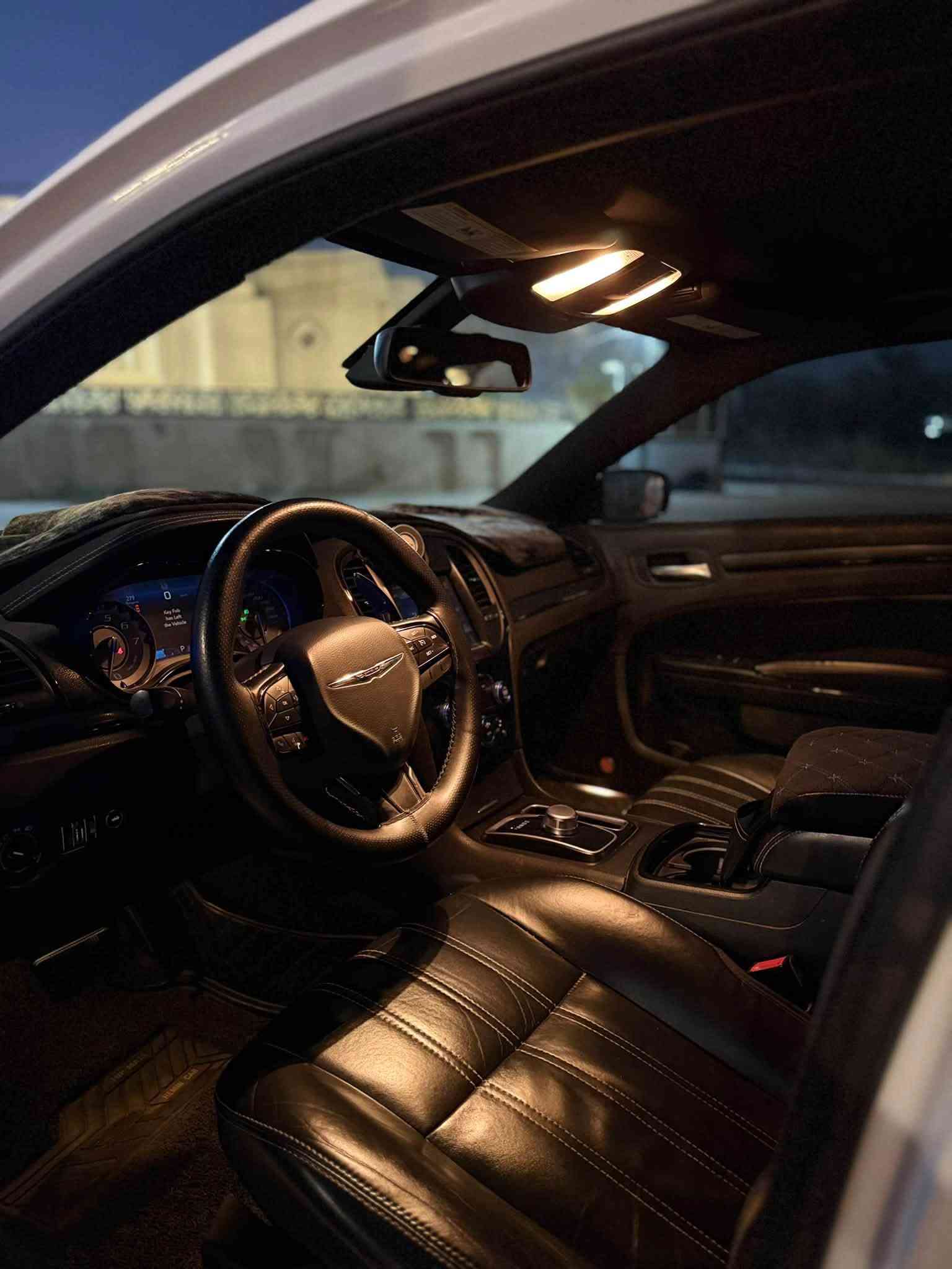 اوباما C300 S للبيع موديل 2016 كلين 

للبيع اوباما S موديل 2016 كلين بدون قطرة صبغ 

ماشية 123 الف مايل رقم سليمانية باج تضليل 
دعامية عريضة سستم صوت boss 
محورة منظومة غاز حكومية 60 لتر وجاهزة للاخير 
بيها مكانين بارد فقط غيرها مكفولة كير ومكينة 

سعرها 250 ورقة وبيها مجال شي بسيط جداً
مكاني بغداد الغزالية /***********

