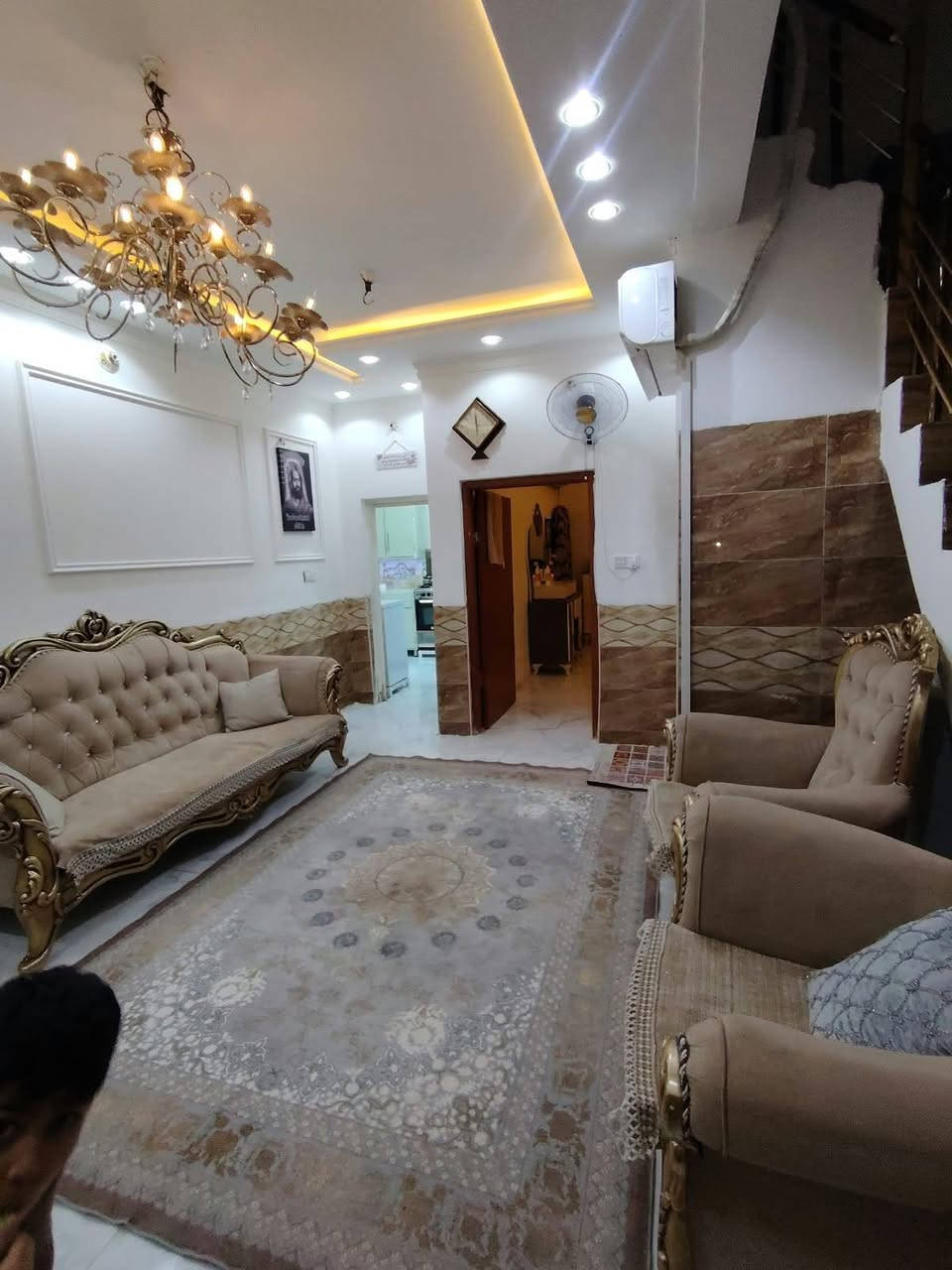 بيت للبيع طابو صرف 100متر دولان  في حي النهضة قرب جامع وحسينية أهل البيت للاستفسار الاتصال بالرقم ***********
