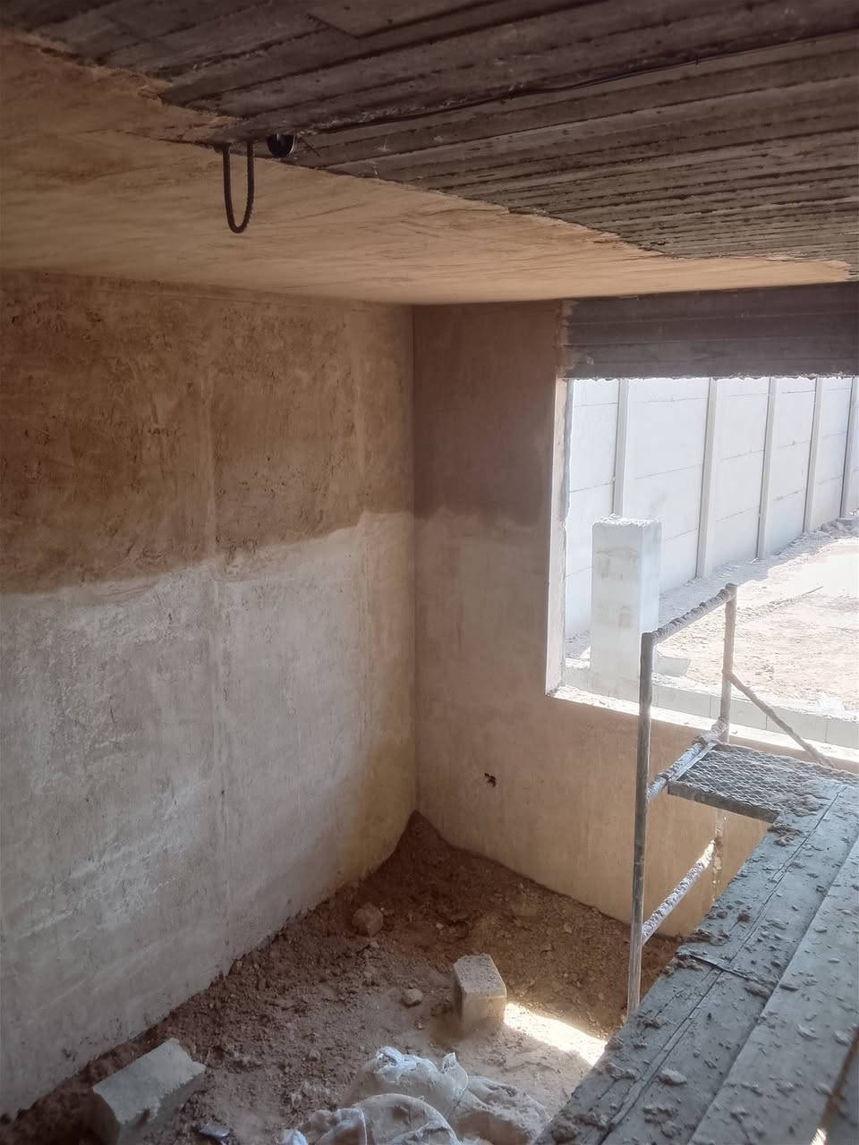 السلام عليكم كادر لبخ اسمنت وجص وبياض اوبورك  المتر بسبعه الاف اسمنت اجراره المتر ب3 ونص  ***********
