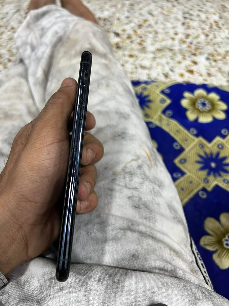 11por max
ذاكرة 256الجهاز مبدل شاشة اصلية واكف بي فيس ايدي والبطارية خدمة بطارية بلادية74 / 
الجهاز سعرة 250 وبي مجال ملاحضة الشاشة بيها شخوط..

نص مكتوب في الصور:
- 54 5:03 حالَة البِطاريَّة والشَّحن رسالة مهمة حول البطارية حالَة بِطاريَّة هذا الـ iPhone متدنية جدا. يمكن استبدال البطارية عن طريق أحد مزودي خدمة Apple المعتمَدين لاستعادة المستوى الكامل للأداء والقدرة. العثور على خيارات الخدمة... 74% الحد الأقصى للقدرة هذا قياس لقدرة البطارية مقارنة بقدرتها عندما كانت جديدة. قد تتسبب القدرة المنخفضة بتقليل ساعات الاستخدام بين عملية الشحن والأخرى. أقصى قدرة للأداء ستساعد الأنظمة المضمنة في النظام والمكونات في تخفيف آثار الأداء التي قد تلاحظها أثناء التقدم الكيميائي في عمر بطارية iPhone. شحن البطارية المحسن للحد من استنزاف عمر البطارية، يتعلم الـ iPhone من عادات الشحن اليومية، بحيث ينتظر ولا يتجاوز 80% حتى يحين موعد حاجتك إلى استخدامه.