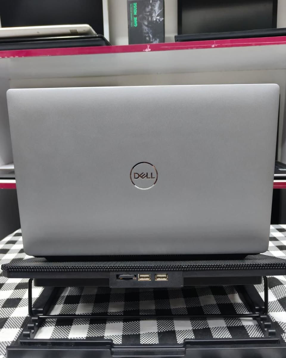 🔥 إذا شغلك يحتاج معالج قوي وسلاسة عالية، اختار هذا الجهاز.

Dell Latitude 5421 
بمعالج فئة H، مناسب للمونتاج والأعمال اللي تحتاج أداء عالي. 💻⚡

🔹 Core i7 الجيل 11 فئة H
🔹 RAM 8GB — قابلة للتطوير
🔹 SSD 256GB — قابل للتطوير
🔹 شاشة 14” FHD واضحة
🔹 Intel Graphics 4GB
🔋 بطارية جيدة

🎬 يكدر يخدمك بـ:
Premiere Pro، Photoshop، Lightroom، DaVinci Resolve، البرمجة والبرامج الهندسية، خصوصاً مع ترقية الرام.

💰 435 ألف دينار فقط
⚠️ الكمية محدودة!

🛡️ 10 أيام استبدال + 3 أشهر صيانة
🎁 شاحن + حقيبة + ماوس + ماوس باد

📍 بغداد – الأمين الثانية – شارع سكينة ورقية
📱 واتساب:

***********

📩 راسلنا واحجز جهازك قبل نفاد الكمية، وإذا تحتاج مواصفات ثانية نوفرها إلك.
