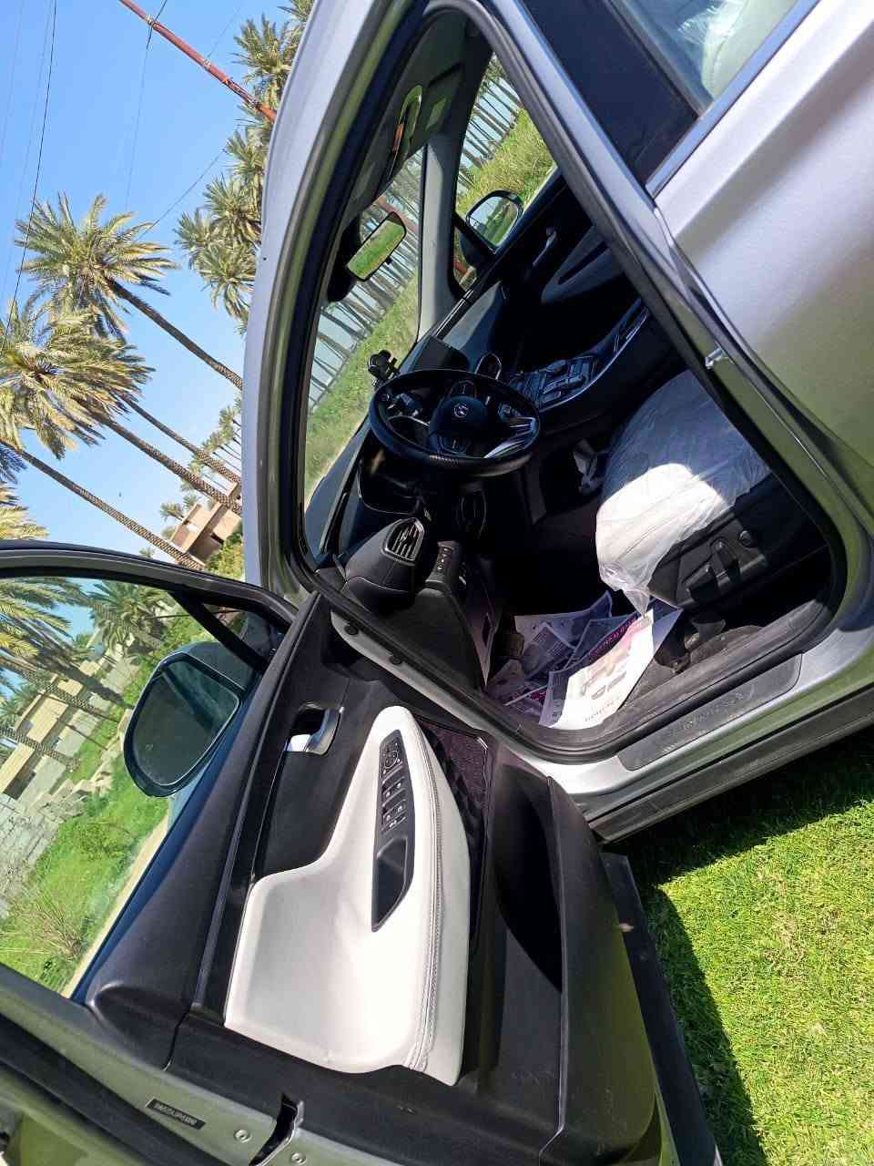 🔰 هيونداي سنتافي 2023

Hyundai Santa Fe 2023 
US Import | Gray

✨ فئة HTRAC AWD (دبل ذكي)

✨ لون رصاصي

🔘 رقم بغداد دولي جديد باسمي
🔘 السنوية نافذة لغاية سنة 2030

🛞 الممشى: 80,000 كم

🟠 المواصفات | Features

• HTRAC All-Wheel Drive (AWD) – دبل ذكي
• ⁠Smart Key & Push Start – تشغيل بصمة ودخول ذكي
• ⁠Remote Start – تشغيل عن بُعد
• Power Tailgate – باب خلفي كهربائي
• ⁠Blind Spot Assist – مراقبة النقطة العمياء
• ⁠Lane Keeping Assist – الحفاظ على المسار
• ⁠Forward Collision Assist – مانع التصادم الأمامي
• ⁠Adaptive Cruise Control – مثبت سرعة ذكي
• ⁠Rear Cross Traffic Alert – تنبيه حركة المرور الخلفية
• ⁠Front & Rear Parking Sensors – حساسات أمامية وخلفية
• ⁠Rear View Camera – كاميرا خلفية
• ⁠Apple CarPlay & Android Auto – دعم آبل كار بلاي وأندرويد أوتو
• ⁠Dual Zone Climate Control – تكييف أوتوماتيك مزدوج
• ⁠Electric Driver Seat – مقعد السائق كهربائي
• ⁠Multi Drive Modes – أوضاع قيادة متعددة
• ⁠LED Headlights – مصابيح LED

🔵 الحالة

🔹 وارد أمريكي

💢 حادث جاملغ وبنيد فقط بدون دواخل

✅ السيارة جاهزة للاستخدام ولا تحتاج أي مصاريف

📍 مكان السيارة بغداد السعر 185ورقه بيها مجال

الاستفسار 
***********
