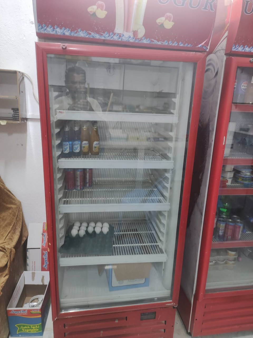 متااااح عارضه عموديه تركيه حجم كبير.تبريد ممتاز.. السعر ٣٥٠ .مجال قليل..***********
