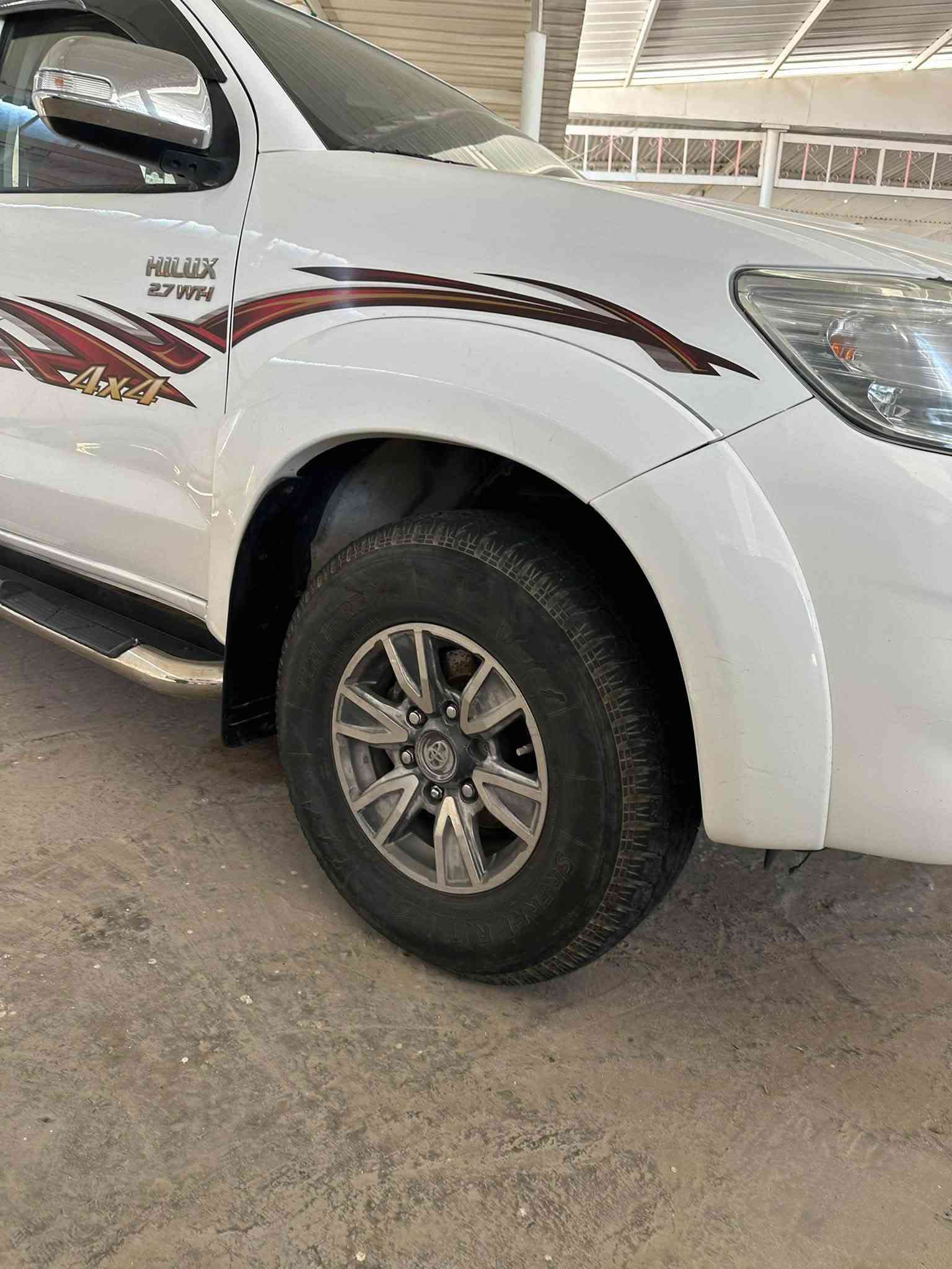 فورويل  2014 كفالة عامة
ماشية 300km 
كفالة عامة من صبغ + فقط 3 اماكن باردات 
رقم اربيل الانكليزي الجديد
