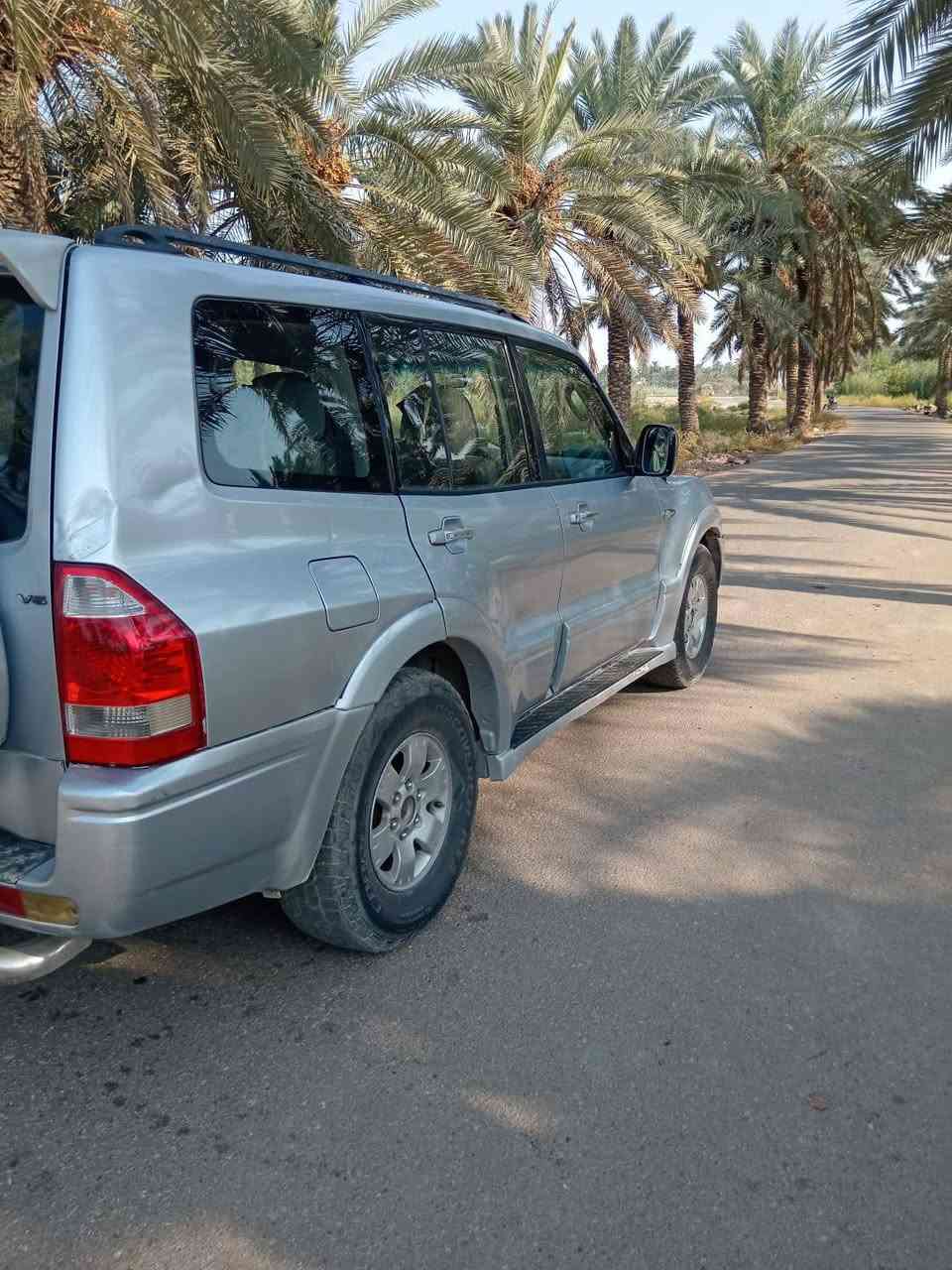 باجيرو موديل 2006 رقم بابل دولي سنويه لل 2030
 تحويل مباشر بيها مكانات صبغ قليله فقط بدون ضربه.  
بدون داخل سياره جاهزه من كلشي مكينه 6 سلندر 7 راكب. 
مكينه وكير وجديدات وتخم تاير وكهربائيات كله كفاله.  
(السعر 58$وبيها مجال للشراي) مكان السياره بابل القاسم. 
,,,
(( *********** ))
