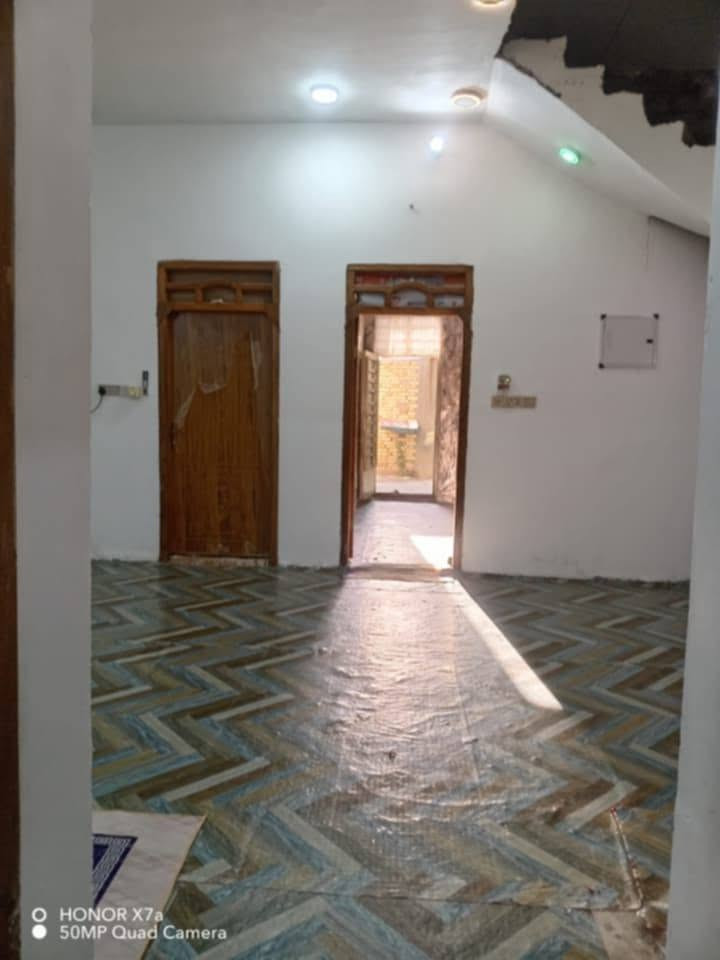 🔔🔔 الموقع مميز  ومنطقه هادئه
⛪⛪حي الضباط خلف حسينية نبي رحمه بصف الركن
🚨🚨📐المساحة 200م     #🟥

🟥السعر صار85وبي مجال
🟦 بناء حديث درجة أولى
🚨تلحيضات ويكمل حاليا مسكون

🟥غرفتين نوم
🟥صاله 
🟥مطبخ
🟥استقبال
🟥صحيات
🟥طرمه كبيره جداً
🟥ماء مجاري كيبل ضوئي فقط خدمات
⬛ شارع باقي مشمول بطابو منطقة هدوء وراقيه
عرض شارع 12متر
🔑🔑التواصل مع ***********
