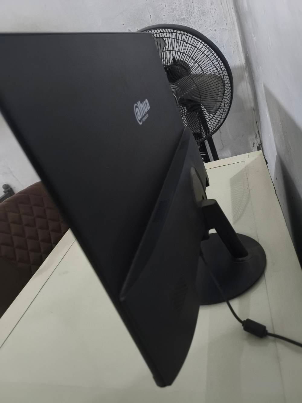 بلي فايف • ١ تيرا • شاشة ٢٤ ١٤٤هرتز