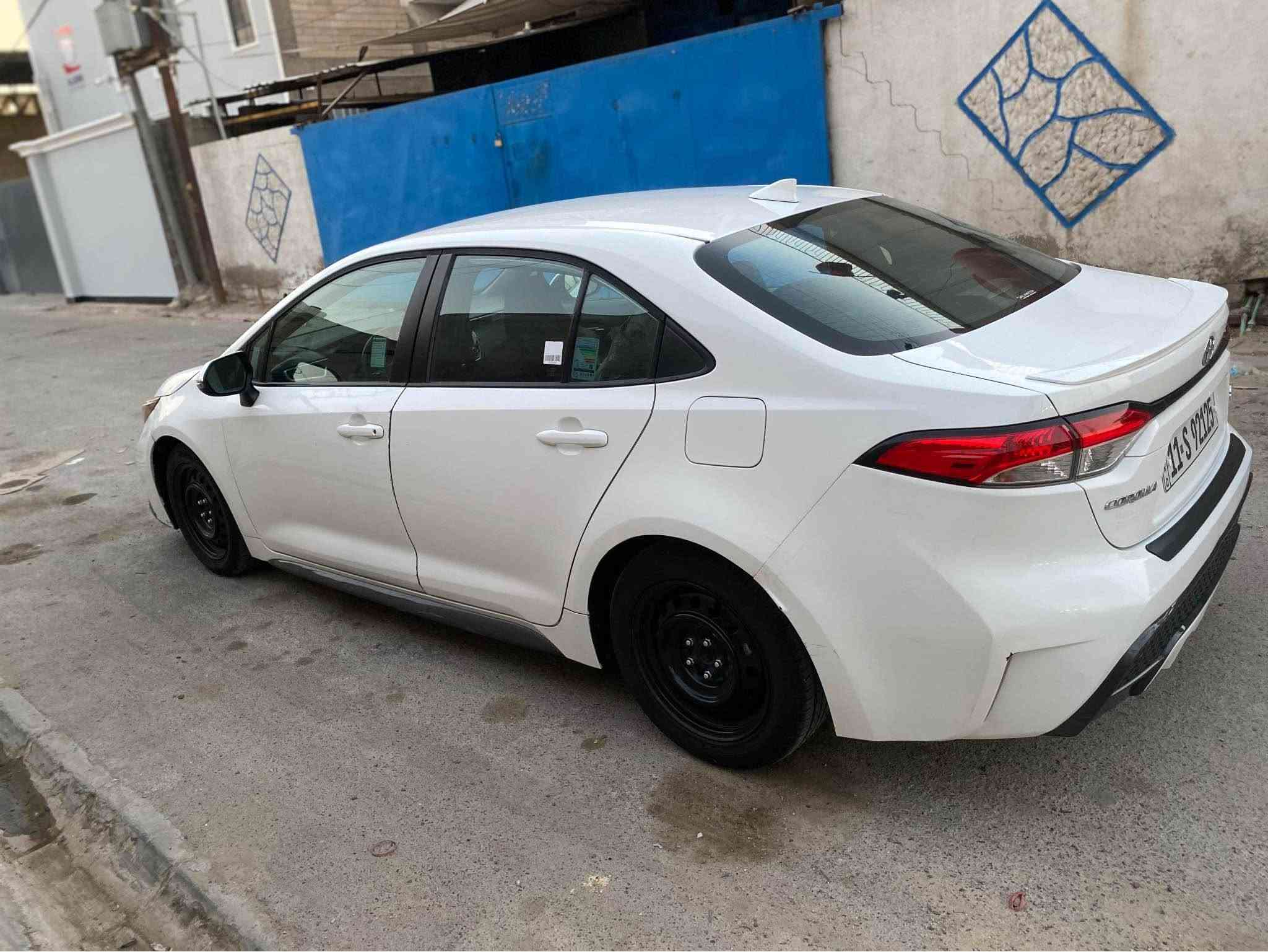 السلام عليكم كورالا se وارد امريكي يعني ياباني اصلي اصلي السياره بانزين كير محرك كفاله كهربياتها كامله ادامه كامله بدون اي عطل 
السياره ضرهها بامريكا جاملغ امامي سايق وبنيد وبل عراق جاملغ خلفي السعر ١١٨ وبيها مجال بسيط 
السياره  ماشيه ٩٣ الف كيلو  مو مايل 
باسمي تحويل ثاني يوم حته الهزه مساقطه 
ماكني بغداد بوب الشام 

‭***********‬ بغداد, العراق
