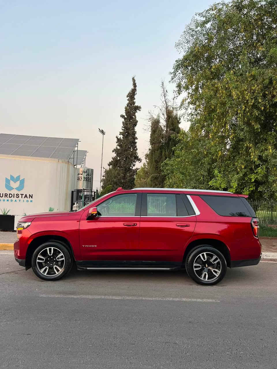 سلام عليكم
Chevrolet Tahoe Lt 2021
فرل مواصفات ١/١ 
قطعتين و نص صبغ سيارة 
بدون دواخل 
سيارة جديد مابي ربع دينار مصرف 
ماشي ٧٢ الف 
سعر ٣٥٣ ورقة مجال 
مكان اربيل 
واتساب ***********

