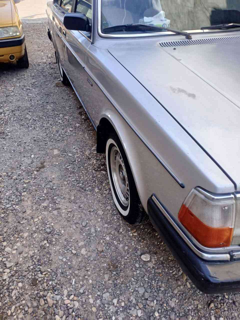 السلام عليكم عندي فالفو للبيع موديل 82 فول مواصفات تبريد شغال تخم تاير خط ابيض ويل كب بلادي رقم نينوى إنكليزي وبسمي المكان بغداد المدائن رقم الهاتف ***********
