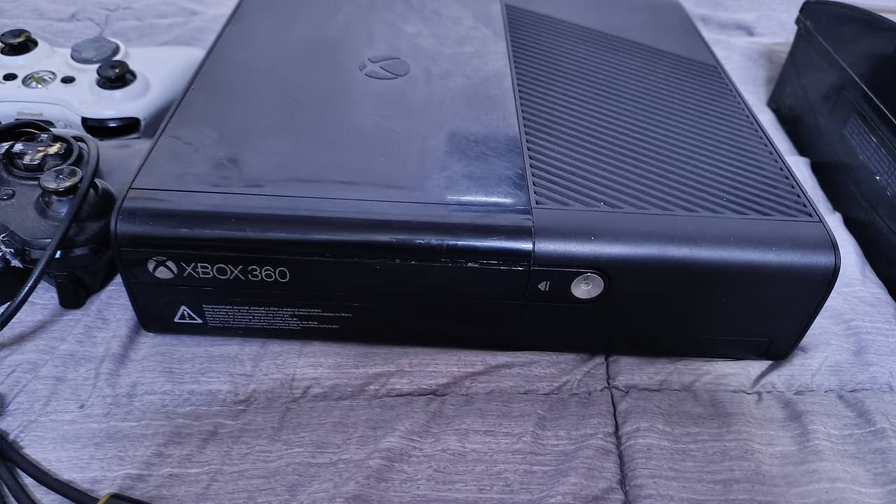 اكس بوكس 360 • ٢٥٠جيجا • نضيف