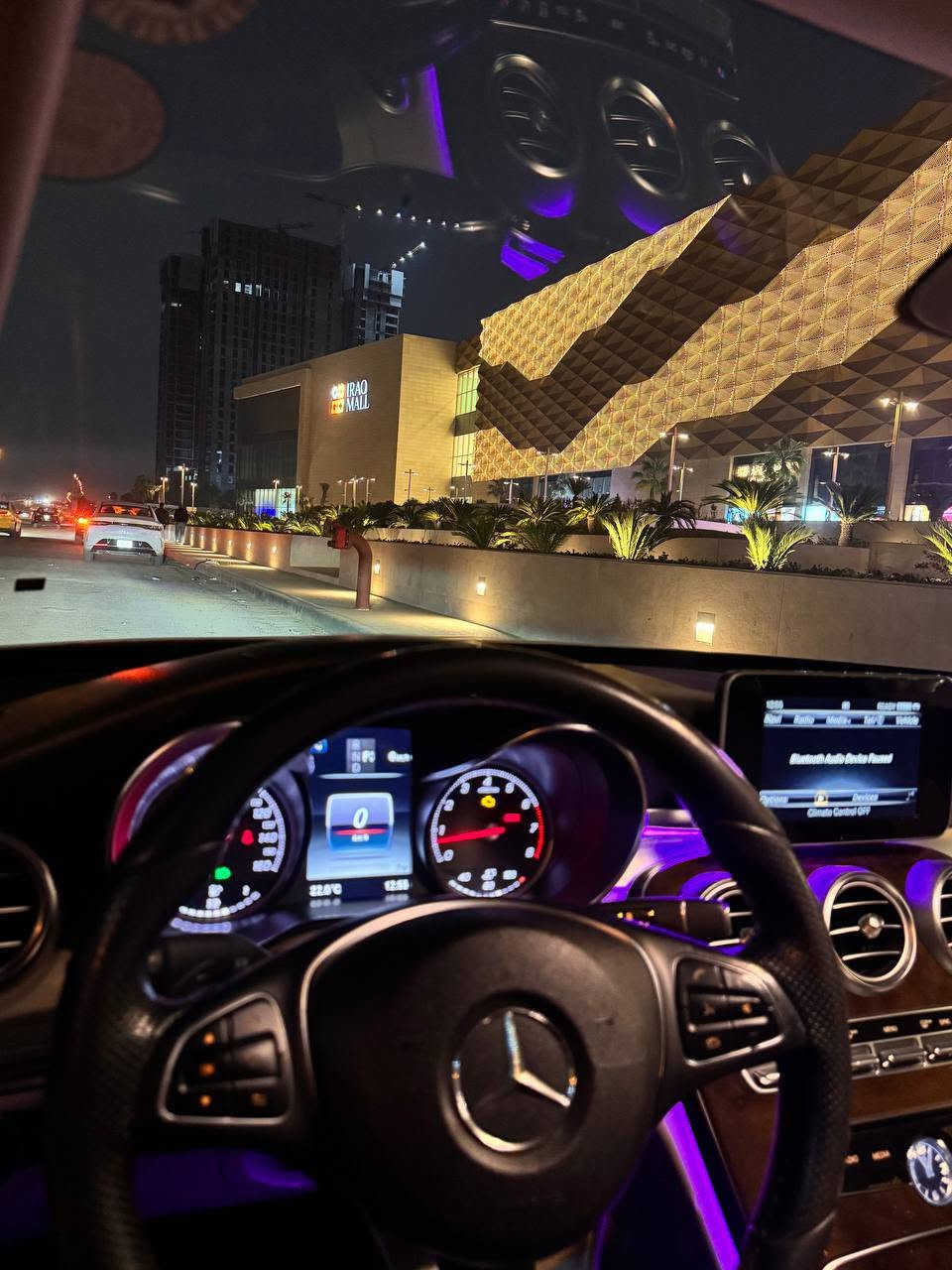 للبيع مرسيدس بنز C300 موديل 2017 – وارد أمريكي  –نظافة ممتازة
Mercedes-Benz C300 2017 – American Specs 🇺🇸

لون أبيض وسقف اسود مميز ومن الداخل جلد ابيض  فاخر / محرك تيربو 4 سلندر سعة 2.0 لتر بقوة تقريبية 241 حصان / جير أوتوماتيك 9 سرعات / فتحة سقف بانوراما / شاشة وسطية / نفقيشن / كاميرا خلفية / حساسات أمامية وخلفية / تشغيل بصمة / دخول ذكي / مثبت سرعة وتحكم من المقود / أوضاع قيادة متعددة / إضاءة LED / جنوط أصلية  حجم 18/ السيارة بحالة ممتازة واعتناء وصيانه أول بأول/ 

حادث السياره بنيد فقط .؟؟

الممشى: 70000 ميل 

📌 للجاد فقط، التواصل اتصال أو واتساب.
***********

MercedesC300 #MercedesBenz#  #LuxuryCars #CClass
