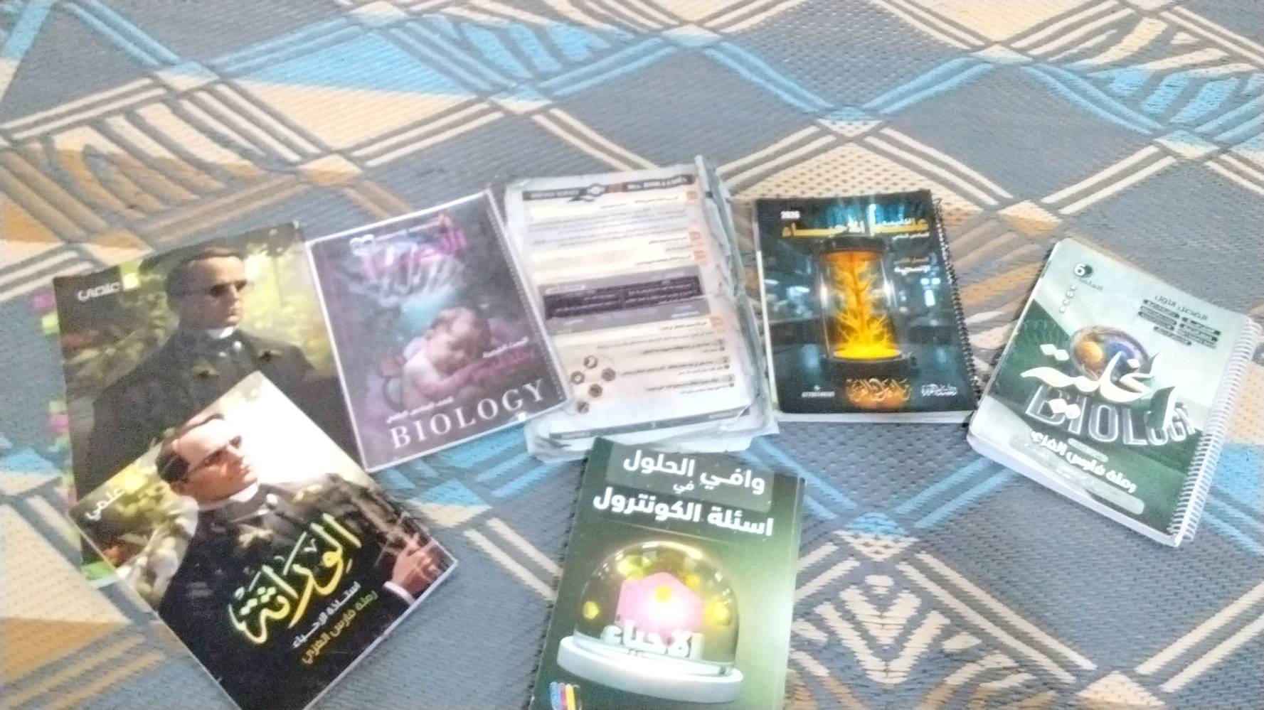 اني دفعة26 وعندي ملازم مال احسن مدرسين واريد ابيعهن نص سعر وحته اقل من نص ونظيفات الي تريد ملازم تدخلي خاص وتدللون بخصوص سعر تواصل تيك نوم plori09
مدرسين الي عندي 
اسلاميه ساجد
عربي علي عناد و عقيل زبيدي 
انكليزي سجاد ملزمه بعد تغير و ادم ابراهيم 
أحياء رمله فارس 
رياضيات قصي العميري 
كيمياء احمد النداوي 
فيزياء عصام شمري
هلا بيك، من وين موجود المبيع بالضبط؟ يعني أي محافظة/منطقة حتى المشتري يعرف مكان الاستلام أو التوصيل.: 
بغداد حي اور 
الملازم هذي دفعة 26 لأي سنة/دورة بالضبط؟ وإذا بيها تحديثات أو طبعات جديدة، شنو هي؟: 
26
تبيعهن كطقم كامل لو ممكن كل مادة وحدها؟ وإذا مفرد، شكد سعر كل ملزمة تقريباً؟: 
عادي كلهم  سوه أو ماده وحده بكيف مشتري
حالتهن شلون بالتفصيل: بيها كتابة، نقص صفحات، تمزيق، لو كلهن نظيفات مثل ما مبين بالصور؟: 
بيهن كتابه بس كتابه دراسيه يعني ملاحظات هيج امور ابد ما كو نقص صفحه كاملات
إذا المشتري يريد توصيل، أكو توصيل؟ وشنو تكلفة التوصيل أو شلون يتم التسليم؟: 
أي اكو توصيل .. والله ما اعرف شكد بكلف توصيل حسب شركة توصيل او اذا قريب يجي يستلمهن هوه