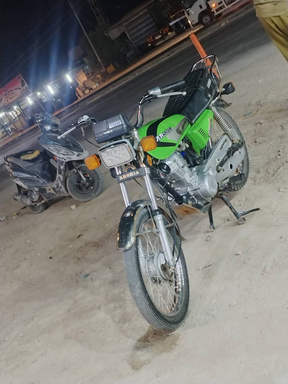 السلام عليكم
للبيع دراجه ٤ كير ارشه طالعه شهر ٨ العام وكيل عارضي شراي بي خير ويدلل *********** سعر ٨٥٠ وبيها مجال بسيط شاصي ١٧ ومديل دراجه ٢٥ تعمير الوكيل شرط بلاديه الما يعرف بيها لا يدخل رجئا دراجه اني مطلعها من وكيل بمليون و٢٠٠ ♥️♥️♥️
