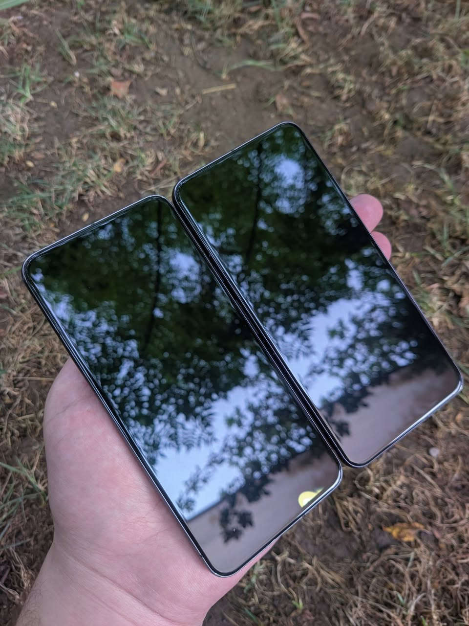 📱 Google Pixel 8 📱
📱 گوگل پكسل 8 العادي 📱

❗نظافة الجهازين واضحة بالصور، بدون خلل غير الخطين إلي بالشاشة موضح بالصور❗
[ النسختين : 128GB ]
[ 1 Sim + eSim  ]

[ الملحقات: كيبل ، كفر جديدات ]

💰 السعر 300 ألف سويا 💰
للتواصل:
: خاص او واتساب رسائل فقط: [***********]

🗺️ توصيل  لكل العراق 🗺️

