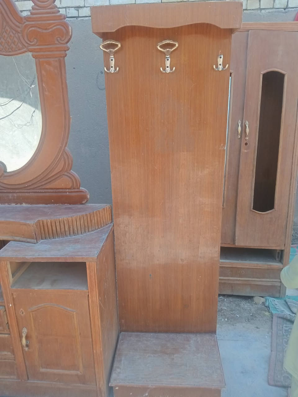 سلام عليكم جمعه مباركة عليكم أن شاء الله اخوان عندي ميز تواليت عوزه جرارات سعر 10 زاويه عدد 2الوحده 5000الف كلهن ب20الف المكان بغداد فلكت حي نصر تواصل عل وتساب ***********
