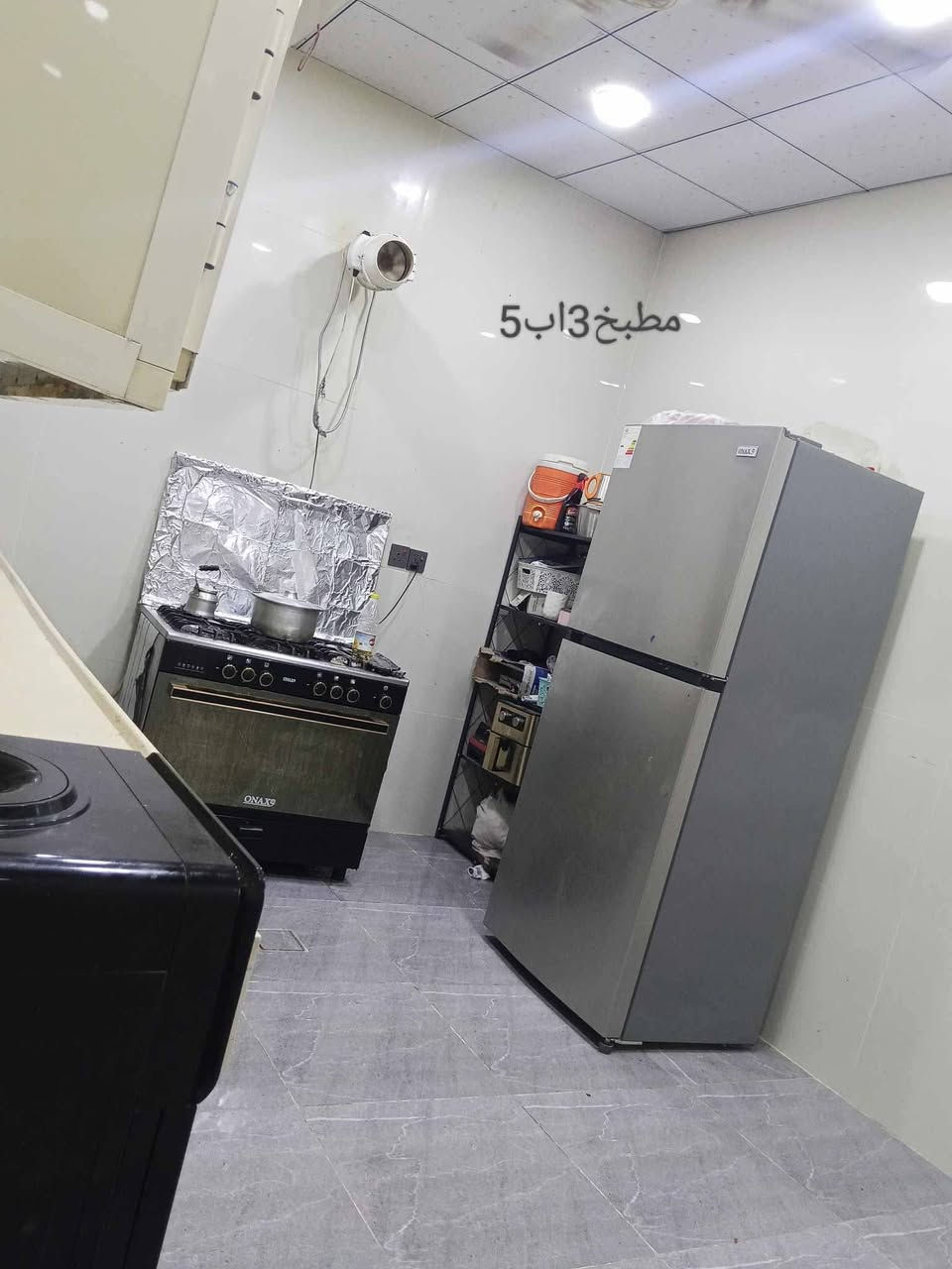 🏠 بيت للبيع - موقع استراتيجي وسعر مناسب جداً! 🏠فرصة ممتازة للسكن أو الاستثمار في موقع حيوي وقريب من الخدمات.
✨ المواصفات:المساحة: 100 متر مربع.
التصميم: طابق ونصف (يحتوي على غرفتين نوم).
الملكية: طابو ملك صرف (سند جاهز).
📍 الموقع:الحولي - قرب مجمع السلام السكني.قريب جداً من الشارع العام.قريب من شارع كربلاء (عند عمود رقم 1).
💰 السعر: 90 مليون دينار عراقي (وقابل للتفاوض البسيط).📞 للتواصل والاستفسار: ***********
