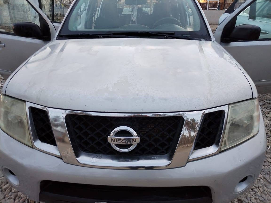 نيسان باثفندر 2011 وارد امريكي V6 4×4 للبيع في الكوت
عدد المقاعد 7
مقعد السائق كهربائي 
كامرة خلفية  
مثبت سرعه 
محرك وكير بحاله جيدة 
بيها جراد نبيع احزام  والبنيد مغلف فابلون 
السعر 85 وبيها مجال 
تواصل على الرقم ***********
وشايف كل الخير الياخذها
