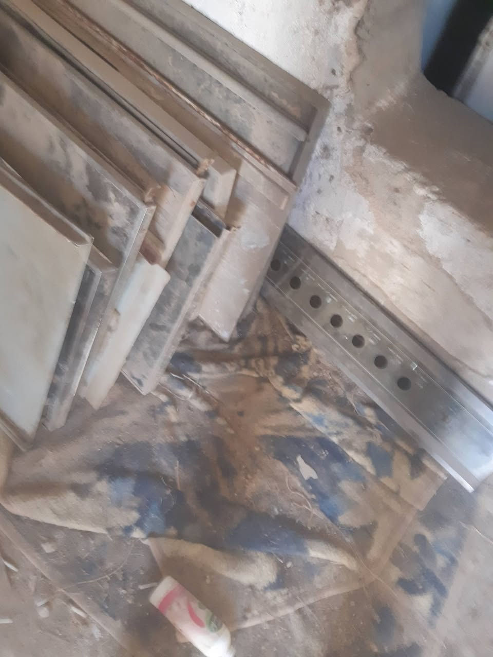 جام طباخات 27 قطعة للبيع جملة السعر 200 كلهن
*********** الكرنه
