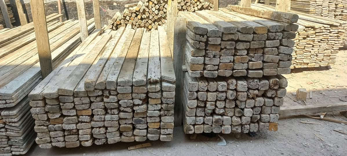 قالب خشب للبيع نظيف العدد 14 مكعب ونص
العنوان حله ***********
