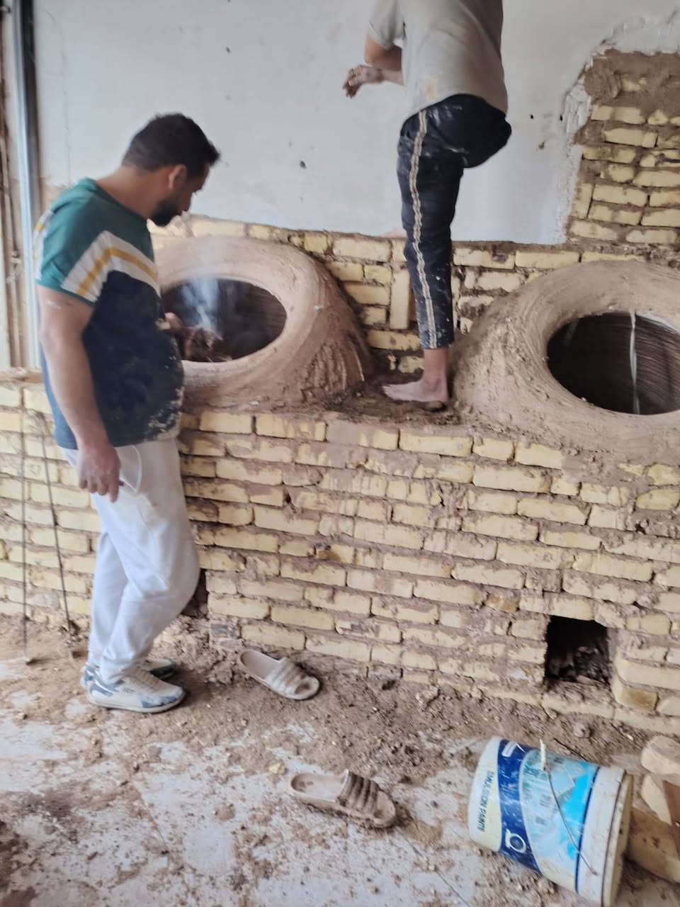 ((((معمل. حيدر الكوفي الصفحه الرسميه... للبناء والفخار ))))
***********

♦️يوجد لدنيا اجود انواع التنانير الكوفية ..

🎄لتجهيز كافة المحافظات وباانسب الاسعار 

🌏تنانير الخبز وتنانير المندي وتنانير الشوي .. لكافة الاحجام والقياسات 

🔥🔥كما يوجد لدنيا كل مستلزمات المخبز 🔥🔥

1 عجانات                   3 طابوك حراري لكافة الانواع 

2 هزازات                    4 ماشاااااااات 

5 قباقة                       6 بريمزات نفط 

7 عفاريت غاز              8 طبكيات كافة الاحجام 

9 ممات نفط               10 ممات غاز وسيت ولف 

وكل مايحتاجه المخبز من مسلتلزمات اخرى 

ماعليك سوة الاتصال  

                           

وتساب ***********
