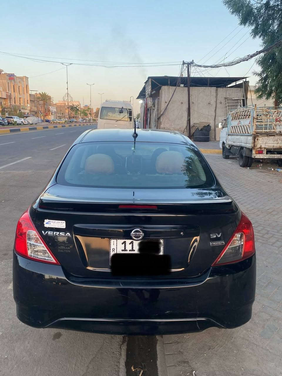 السلام عليكم نيسان فيرسا ياباني ٢٠١٩
مكفولة من الصبغ والتبديل فقط باردات قليله 
بأسمي ورقم انكليزي 
السياره فول sv سبشل 
بصمه ابواب وصندوق
شاشه كار بلاي بلاديه 
تحكمات ستيرن جهتين 
مري كهرباء 
السعر ٩٢ وبيها مجال للطيبين 
مكاني بغداد الشعب 
***********
