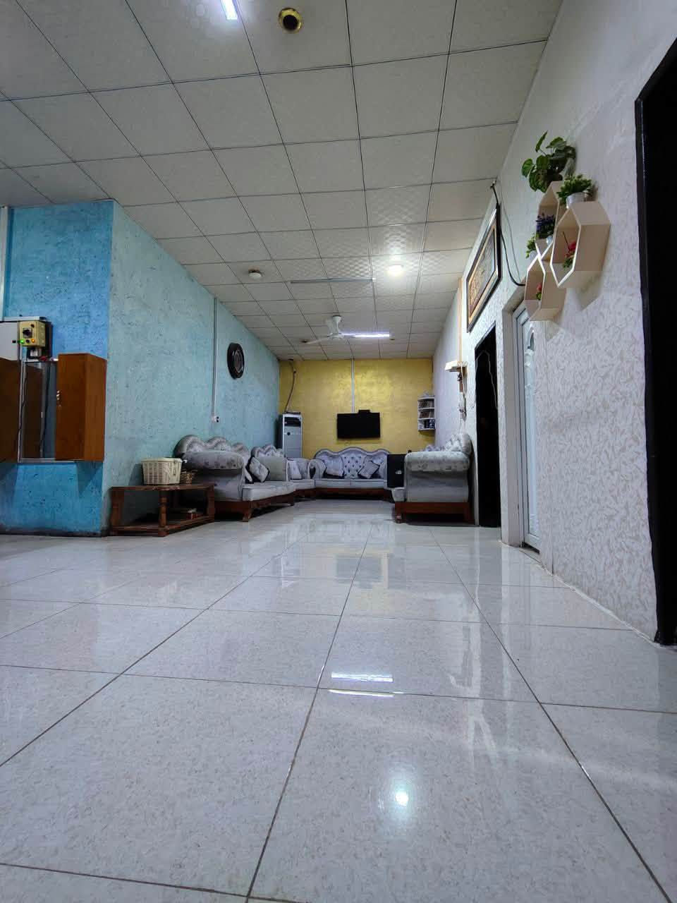🏠 بيت للبيع – طابقين
📍 العنوان: البصرة – أبو الخصيب – العوجة
شارع أبو صلاح / شارع المدرسة
📌 يبعد عن الشارع العام فقط 50 متر

🔹 مساحة البيت: 270م²
🔹 نوع الطابو: زراعي – سهم 25
🔹 سنة البناء: 2020 – بلوك
🔹 منطقة هادئة وجميع الخدمات متوفرة: ماء وكهرباء

🏡 الطابق الأول:
• غرفتين نوم 4×6
• صالة كبيرة 13م
• مطبخ 4×4
• ديوان 6×4
• صحيات داخلية وخارجية
• كراج سيارة 🚗
• حديقة 🌳

🏡 الطابق الثاني:
• غرفتين نوم 4×6

💰 السعر: 110 مليون وقابل للتفاوض

📞 للاستفسار: ***********

