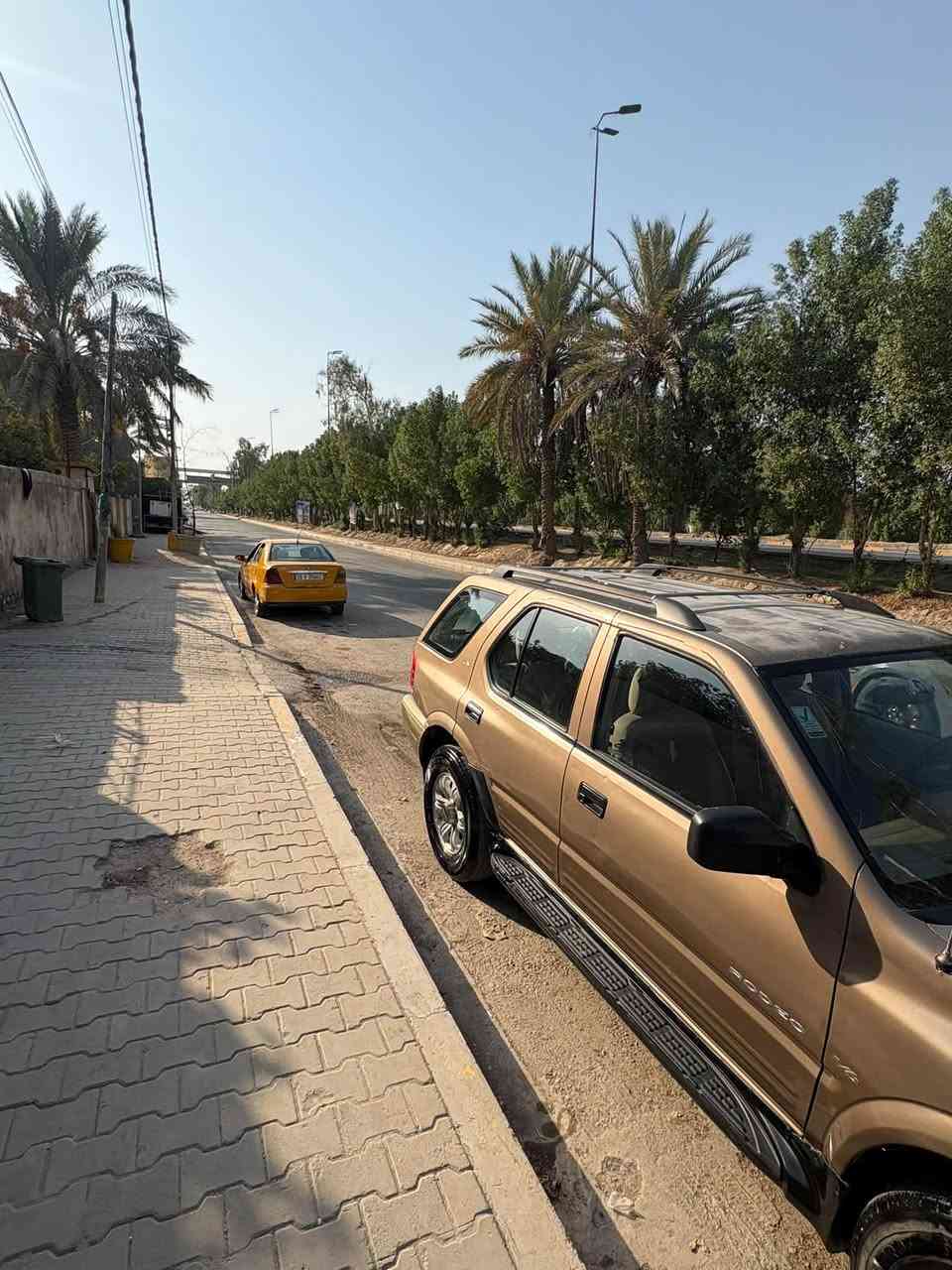 السلام عليكم
ازوزه روديوً  موديل 2000

محور مكينه وكير ونجي 6سلندر 

رقم بابل ب اسمي السياره 

تبريد شغال ..شاشه 

السعر 50 وبيها مجال   مكاني  -  الحلة 

الاستفسار  ***********   __***********
