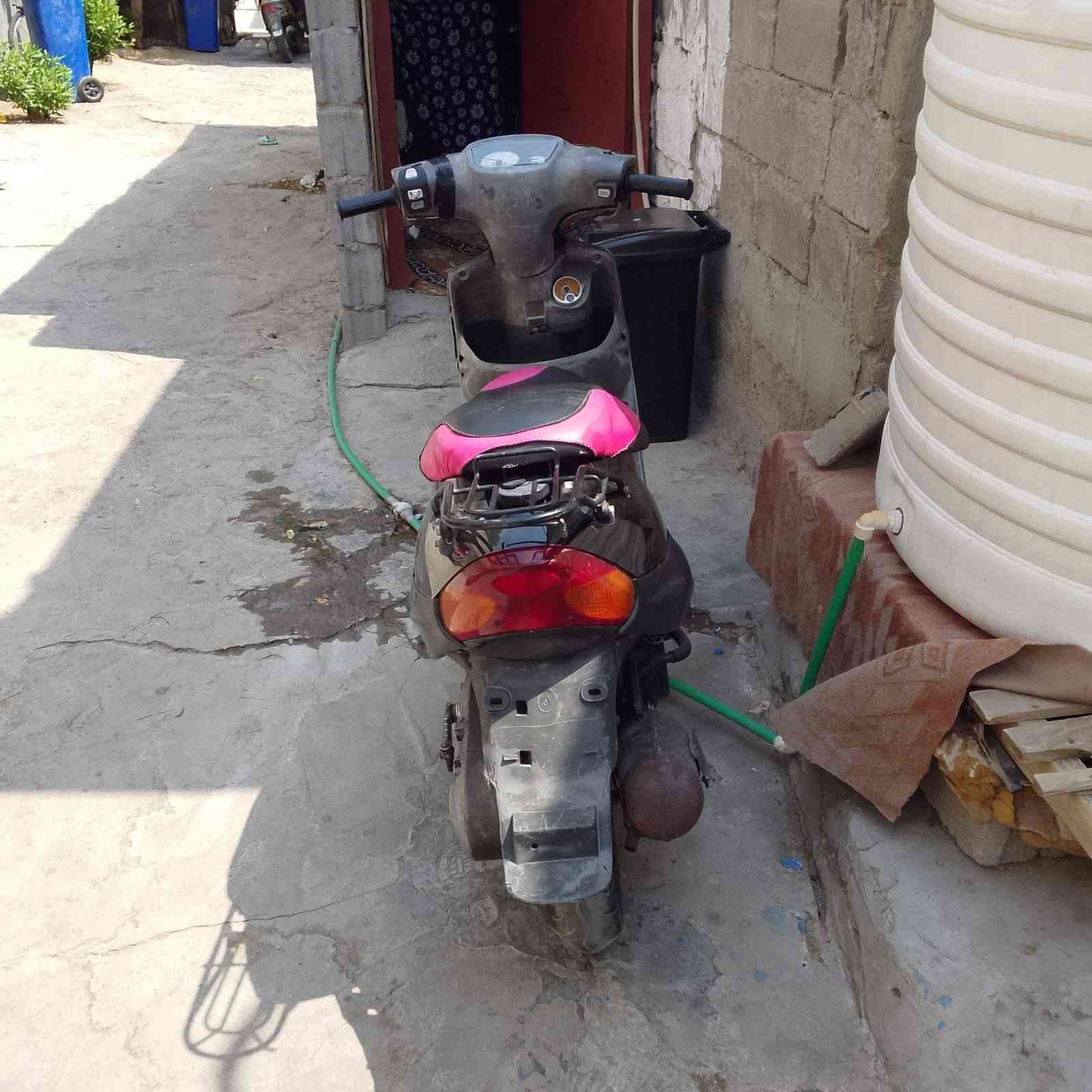 دراجه للبيع بيجي 9 زروف 300 بيه مجال قليل مكانه بصرة للاستفسار الاتصال على رقم *********** البصرة, العراق
