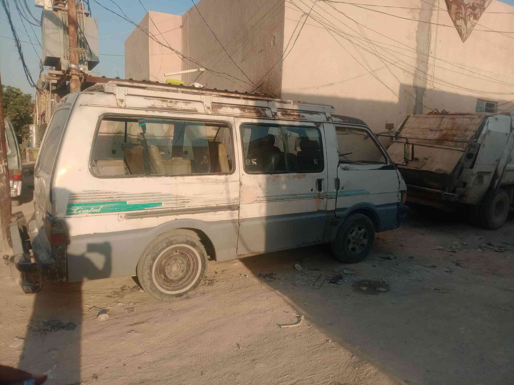 كيا بستا للبيع موديل 93 السعر ب 20 وبيها مجال***********
