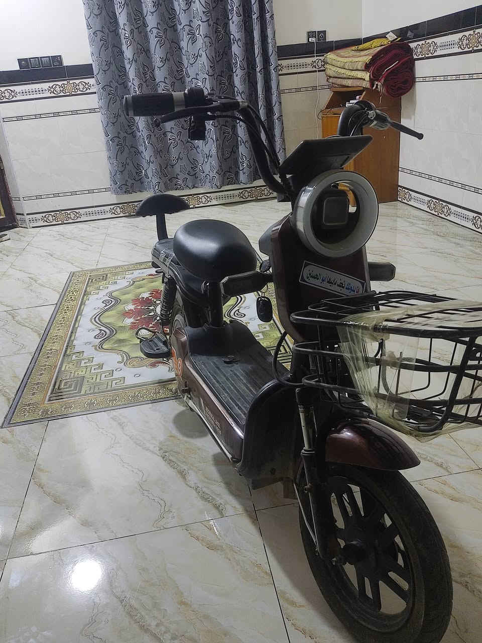دراجه شحن للبيع بطاريات اربعه وحجمه ١٤ كهربائيات كله شغاله بصمه شغاله سعره ٢٠٠ قفل مابي مجال والمكان حله كفل ***********
