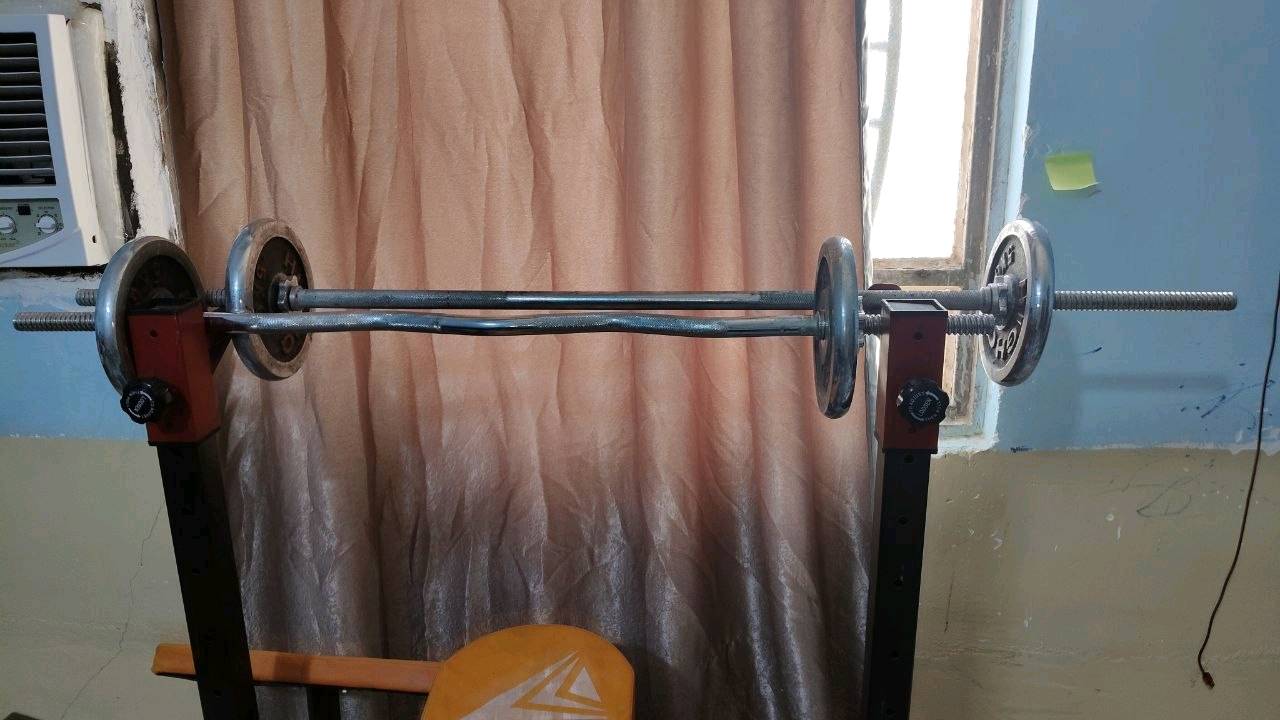 طقم حديد ورياضة منزلية متكامل (جهاز + بنش + بارات + دنابل وأوزان+سفنجات عازله ) عده كامله متكامله من كل نواحي بسعر 750 ألف" وبيهه مجال مكان كربلاء رجاءا مو شراي لاتجي
تواصل واتساب 
***********