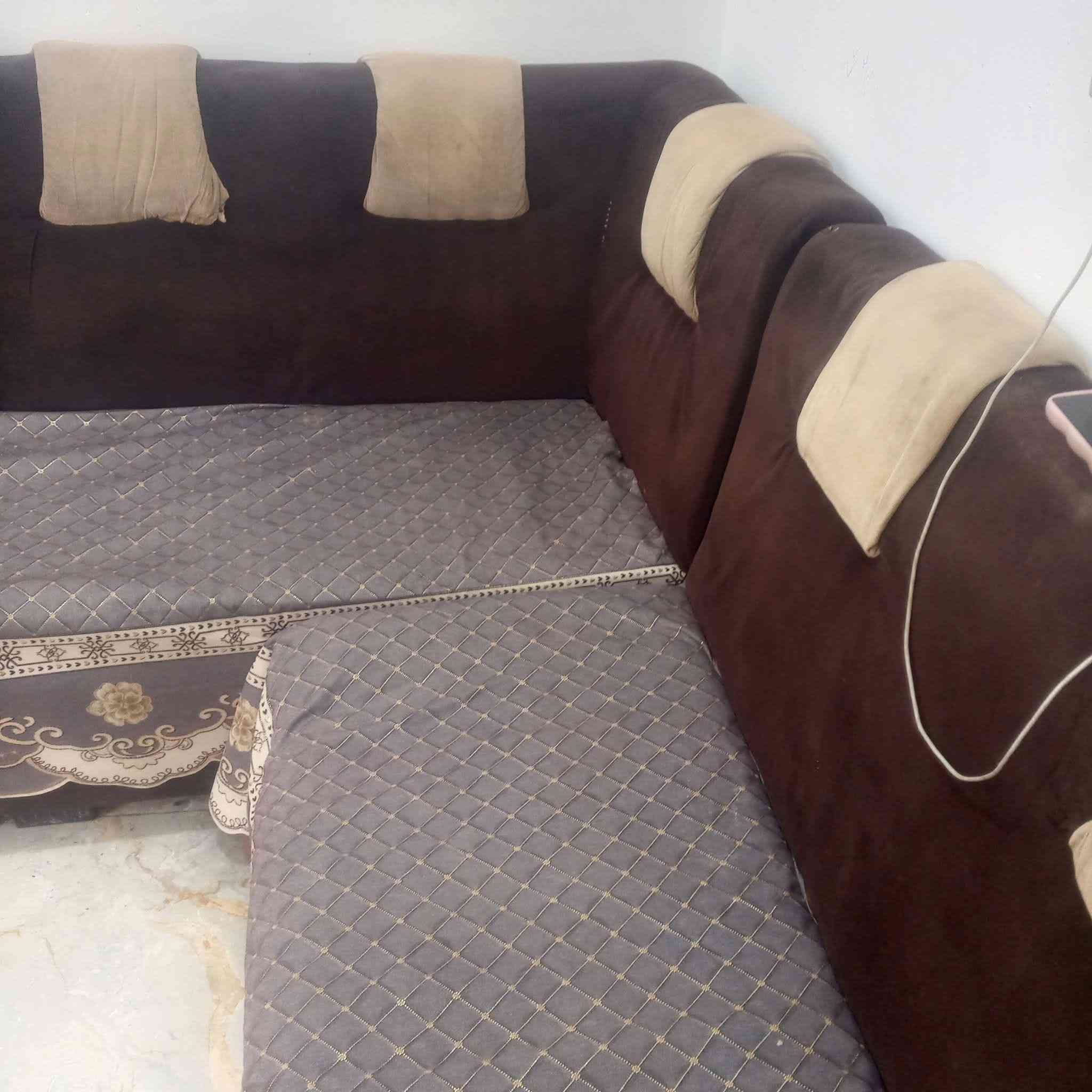 ديوان • ١٥ نفر • نضيف