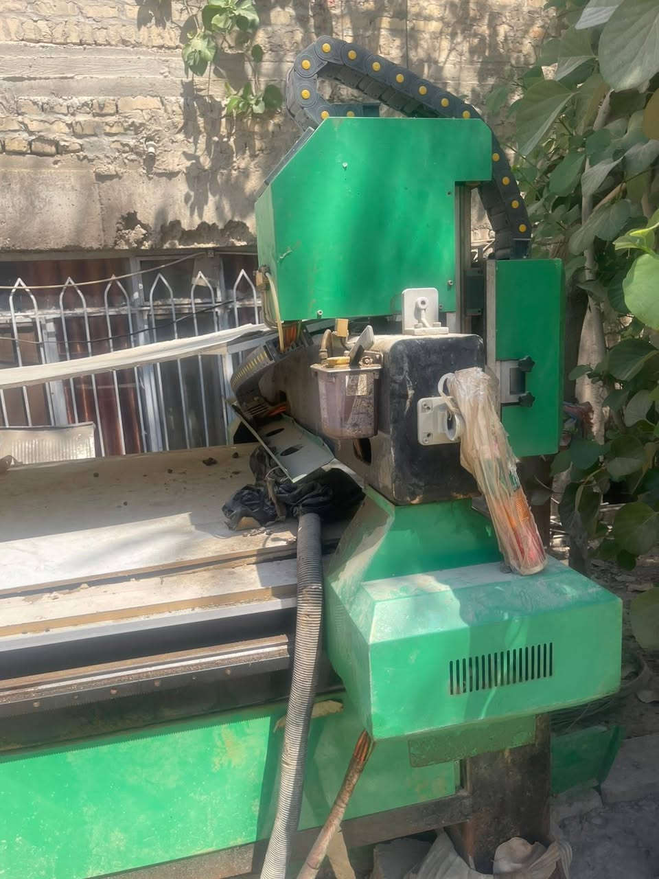 للبيع ماكينة CNC Stone Router موديل 1325
مستعملة وبحالة جيدة.
المواصفات:

* موديل: 1325
* مساحة العمل: 1300 × 2500 ملم
* قوة السبندل: 6 KW
* القدرة الكلية: 6.5 KW
* الكهرباء: 220V
* سنة الصنع: 2020/04/15
* معها جهاز شفط/تجميع غبار
* السعر 32 ورقة وبيها مجال 
* للاستفسار ***********
* العنوان ديالى الخالص 
المكينة مناسبة لأعمال الحفر والقص، والمعاينة خير دليل
