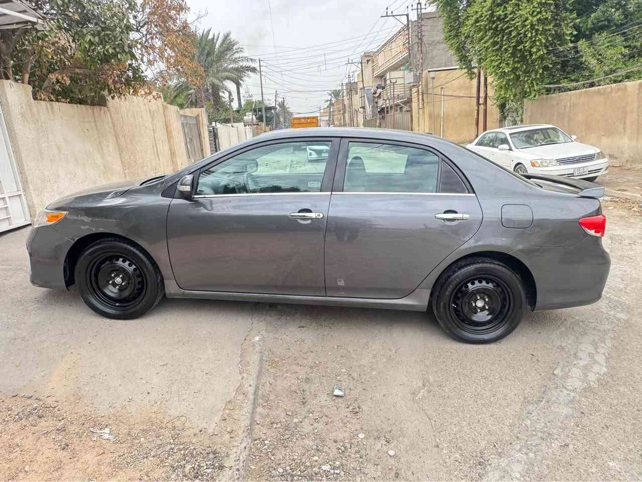🚗 للبيع كورولا 2012 LE

• موديل 2012 LE

• مكينة 1800

• قير أوتوماتيك

• وارد أمريكي 🇺🇸

• اللون رصاصي سمنتي

• شاشة + Bluetooth

• تبريد ثلج 

• مكاني بغداد 

• للتواصل***********

• السيارة باسمي

💰 السعر:٩٨ ورقة 

💵 بيها مجال بسيط بغداد, العراق

نص مكتوب في الصور:
- 3. AvtoStat - VIN Check
- avtostat.com
- Home / Catalog / Toyota / Corolla / Corolla 2012
- 10 photos
- available in the full report
- Open photos
- About this car
- 2012 Toyota Corolla ZRE142L / AZE141L (VIN 2T1BU4EE2CC808899) - sedan, 2ZR-FE engine, gasoline fuel. Country of manufacture - Canada.
- According to auction USA.
- The full report for this vehicle includes: 10 auction photos.
- USA