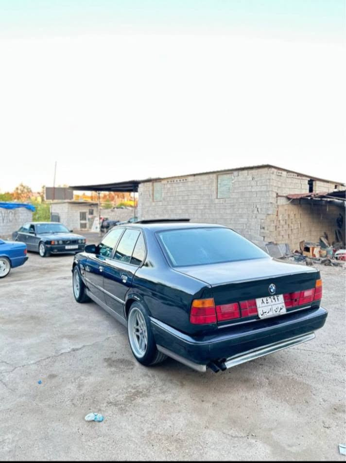 فه رؤشتني خيرا بي ايم 525گير عادي موديل 1992سياره فول فول بس گير عادي
كارباي هه موو ئيش ئه كات ته حول و غرامه به شه رت  چوار جام كارباي سلايت كوشن جلده شاشه ئايپاته ويلا m ناونيشان كركوك 
*********** كركوك, العراق
