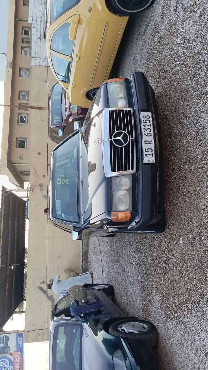 السلام عليكم 
مارسدس دب موديل ٩١ محرك وكير بطه جديد صدر جديد قواعد دبلات نضيفه وبلاديه كهربائيات كله شغاله تخم تاير جديد السياره حلوه مابيه نقص شي السعر ٥٠ وبيه مجال لشراي مكان السياره فلوجه 
رقم صاحب السياره 
 *********** الفلوجة, الأنبار
