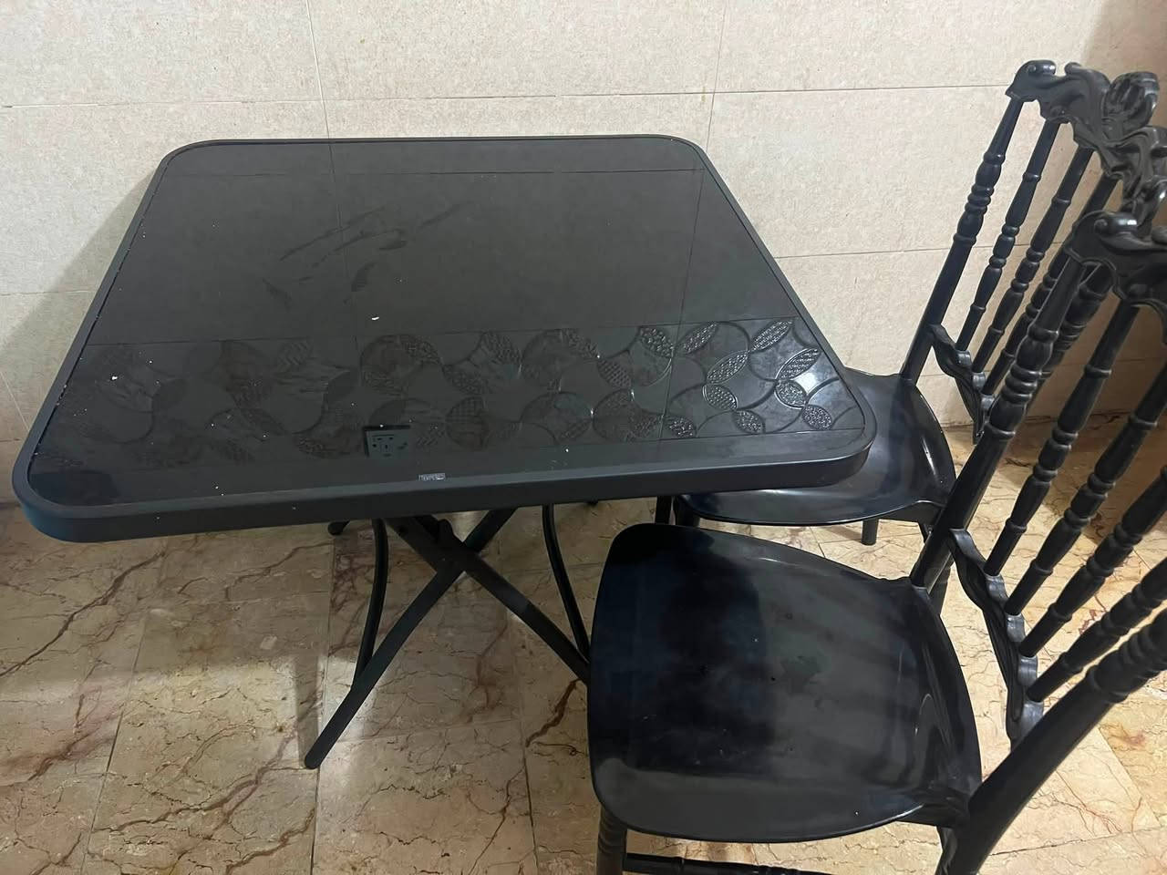 غراض مستعملة سعر. 400 حي جهاد *********** واتس

